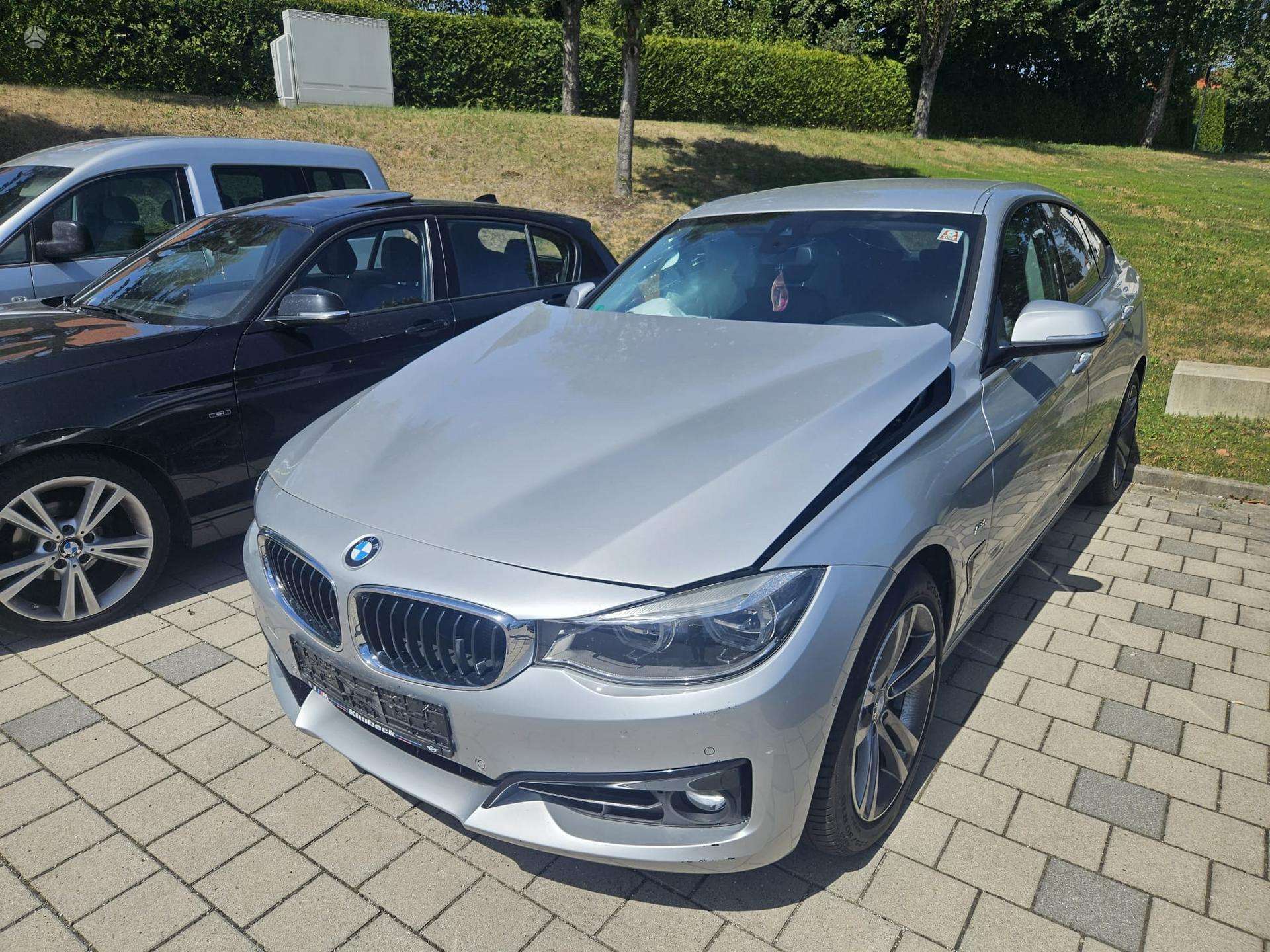 BMW 320 Gran Turismo.