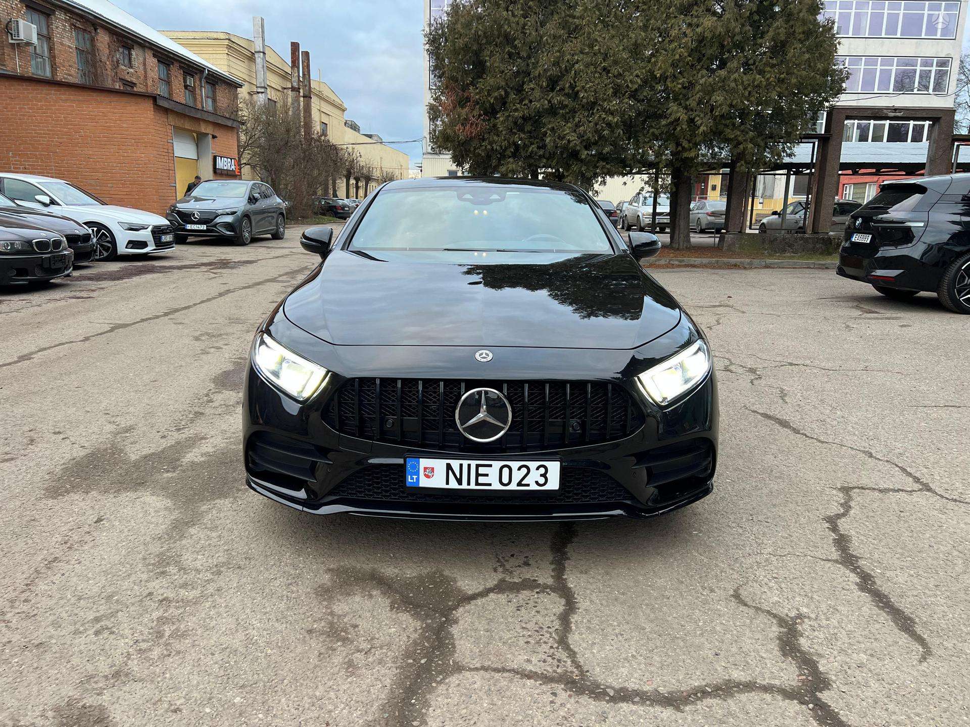 Mercedes-Benz CLS450.