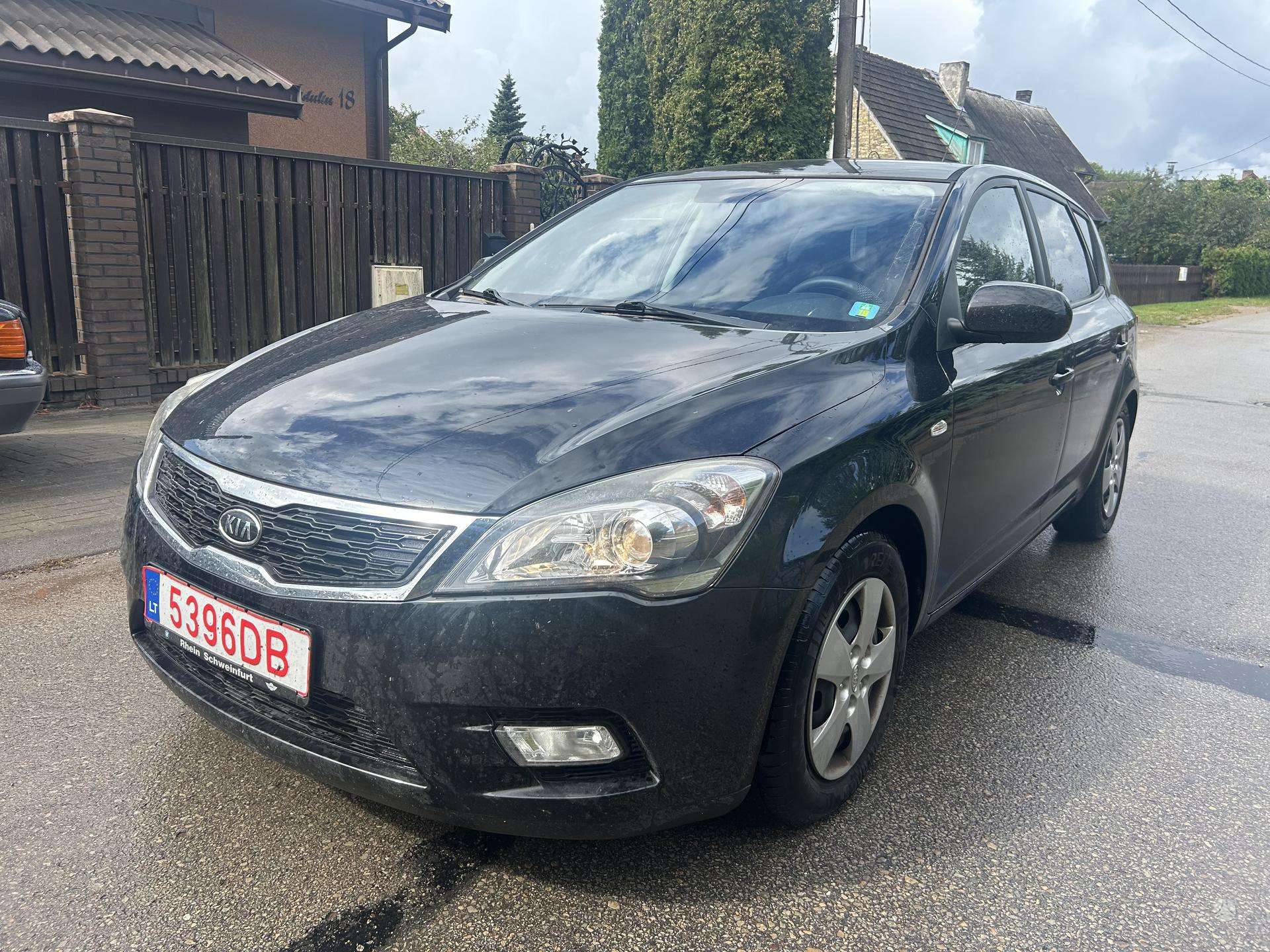 Kia Ceed.
