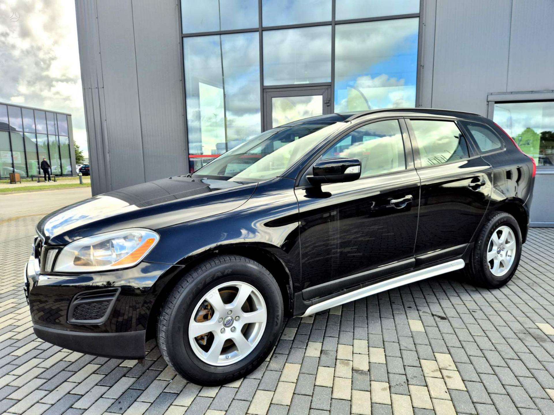 Volvo XC60.