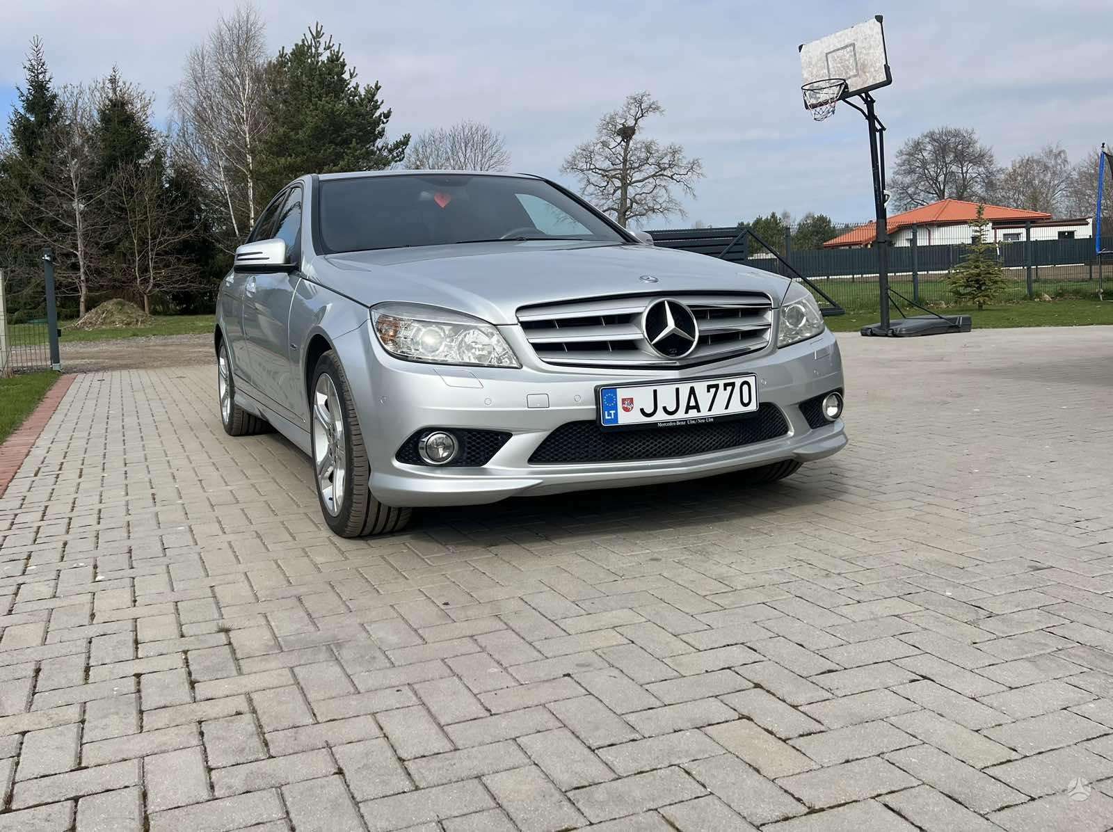 Mercedes-Benz C220