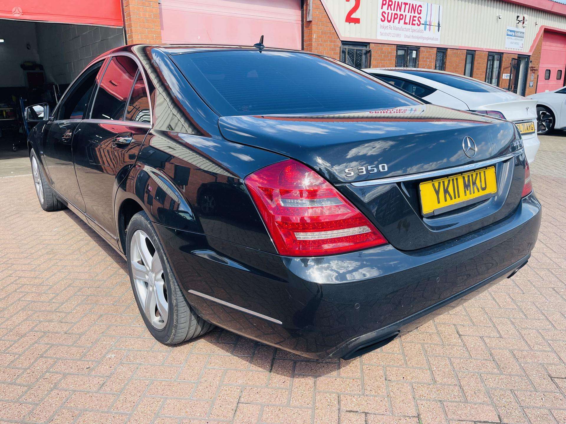 Mercedes-Benz S350.