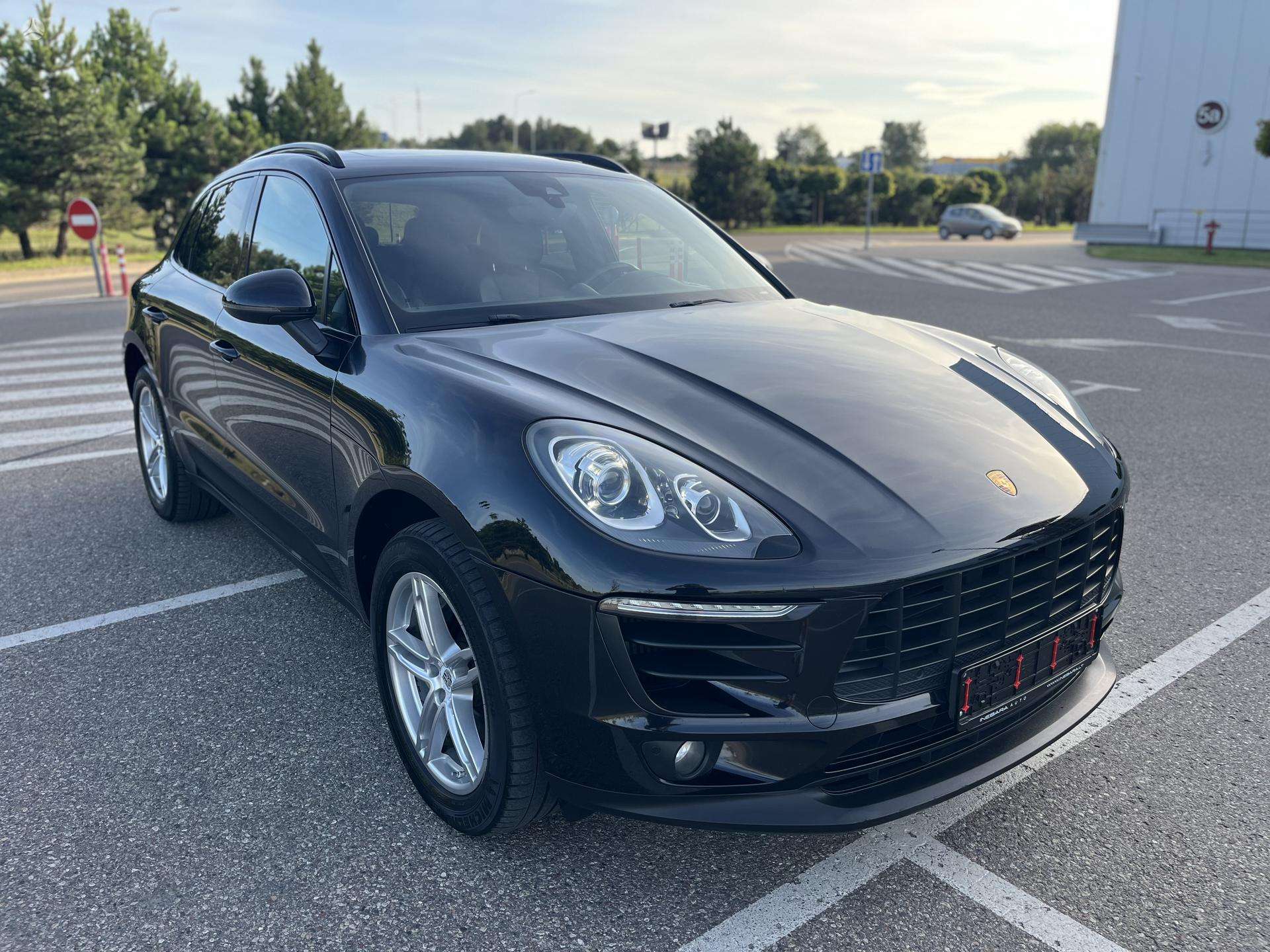 Porsche Macan.