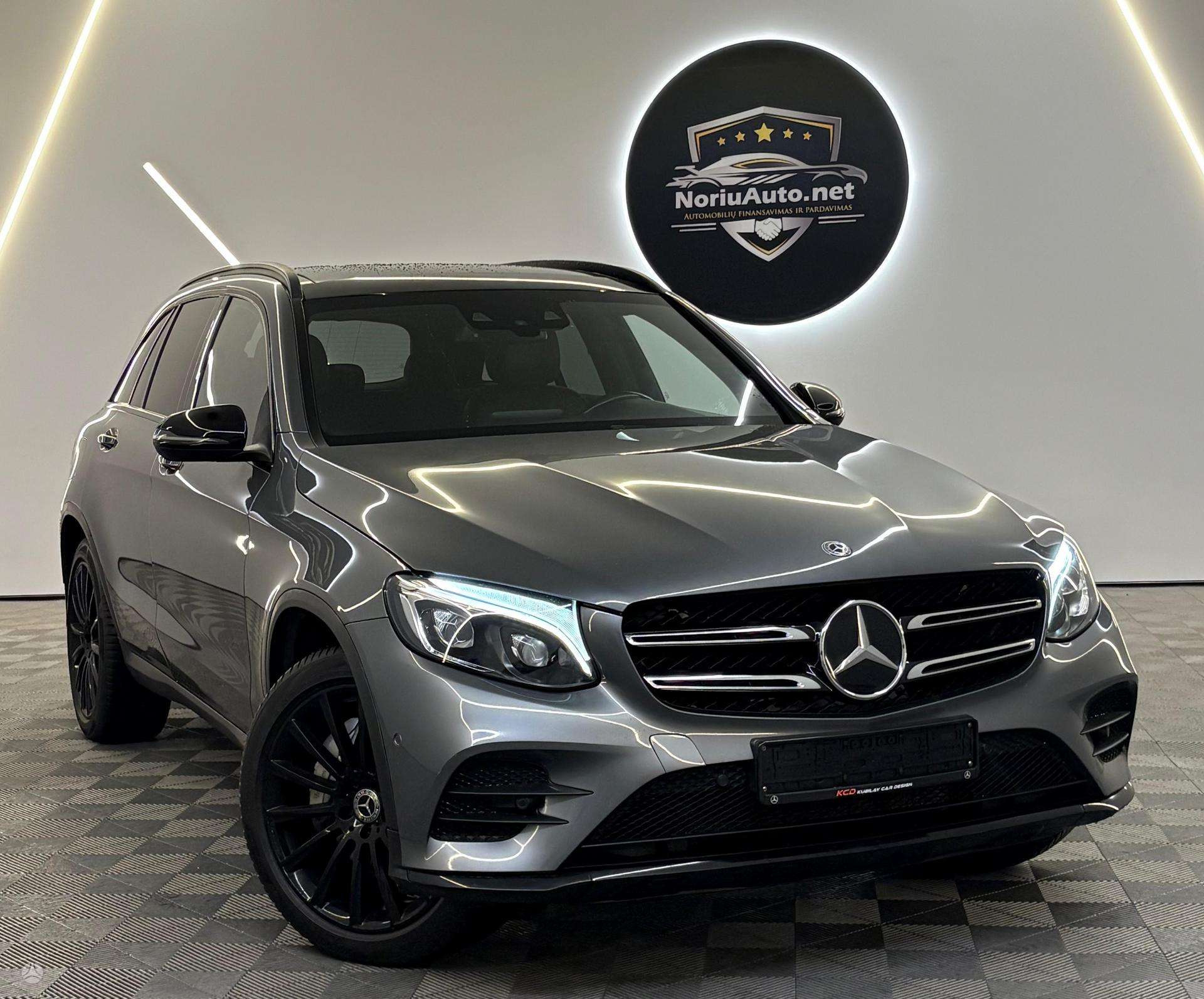 Mercedes-Benz GLC350.