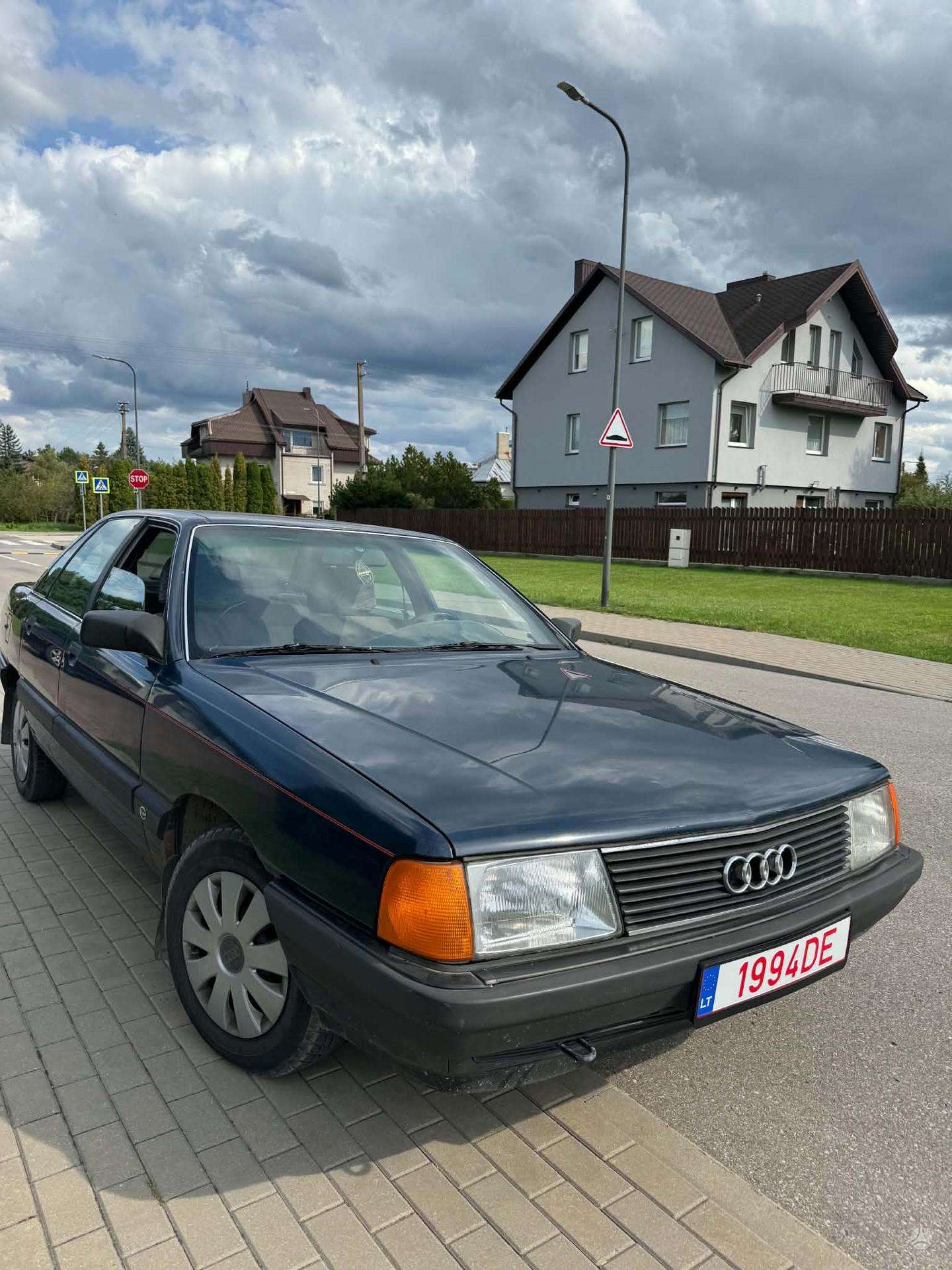 Audi 100