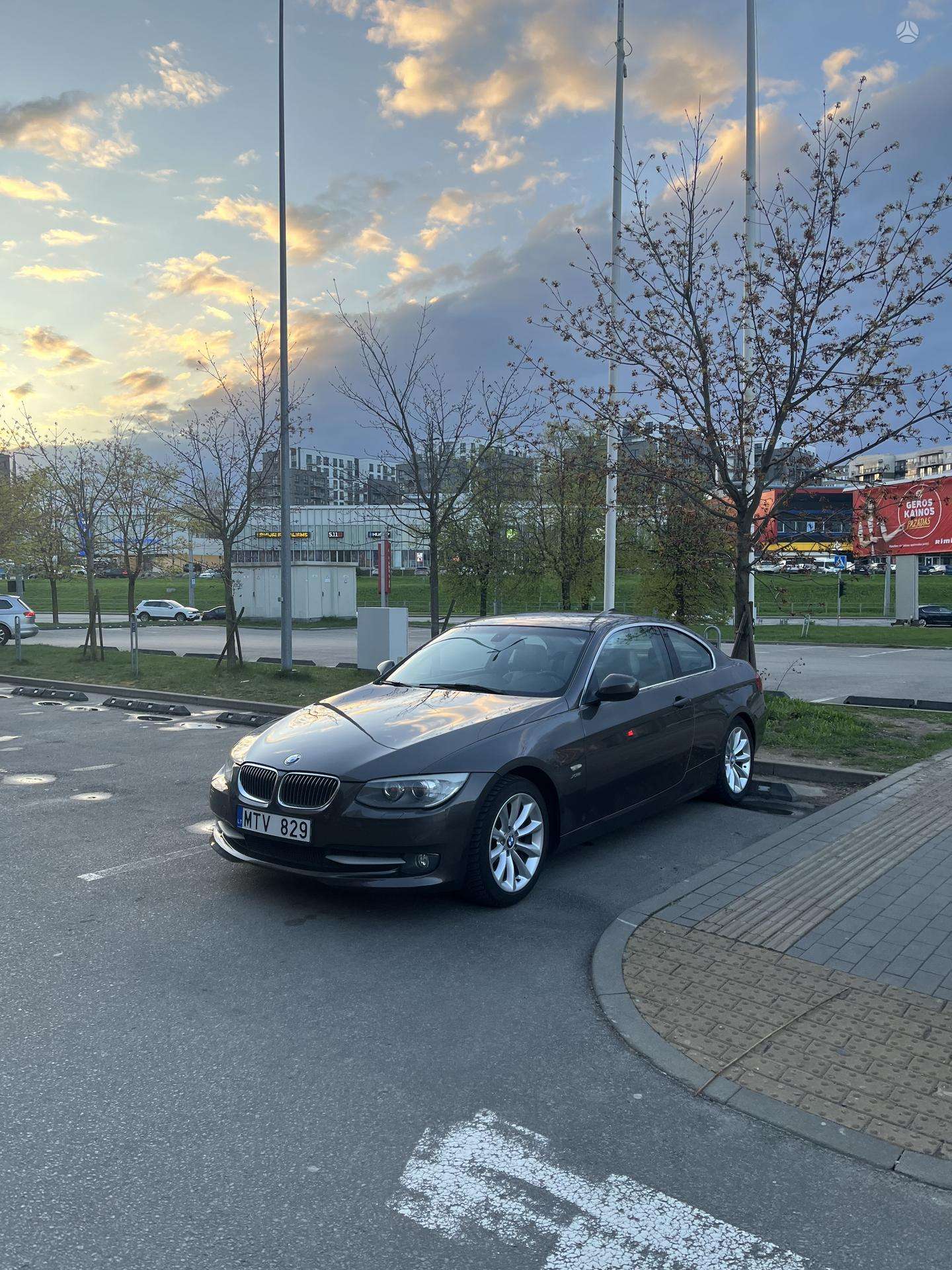BMW 330