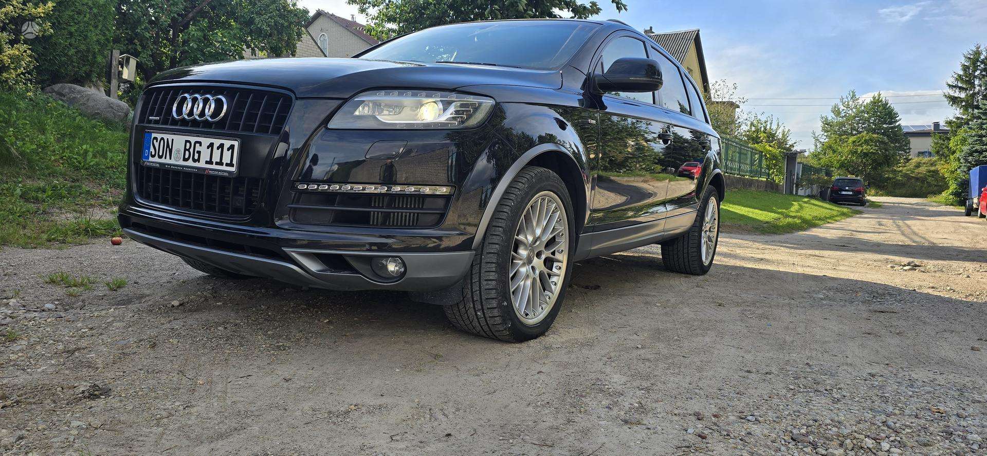 Audi Q7.