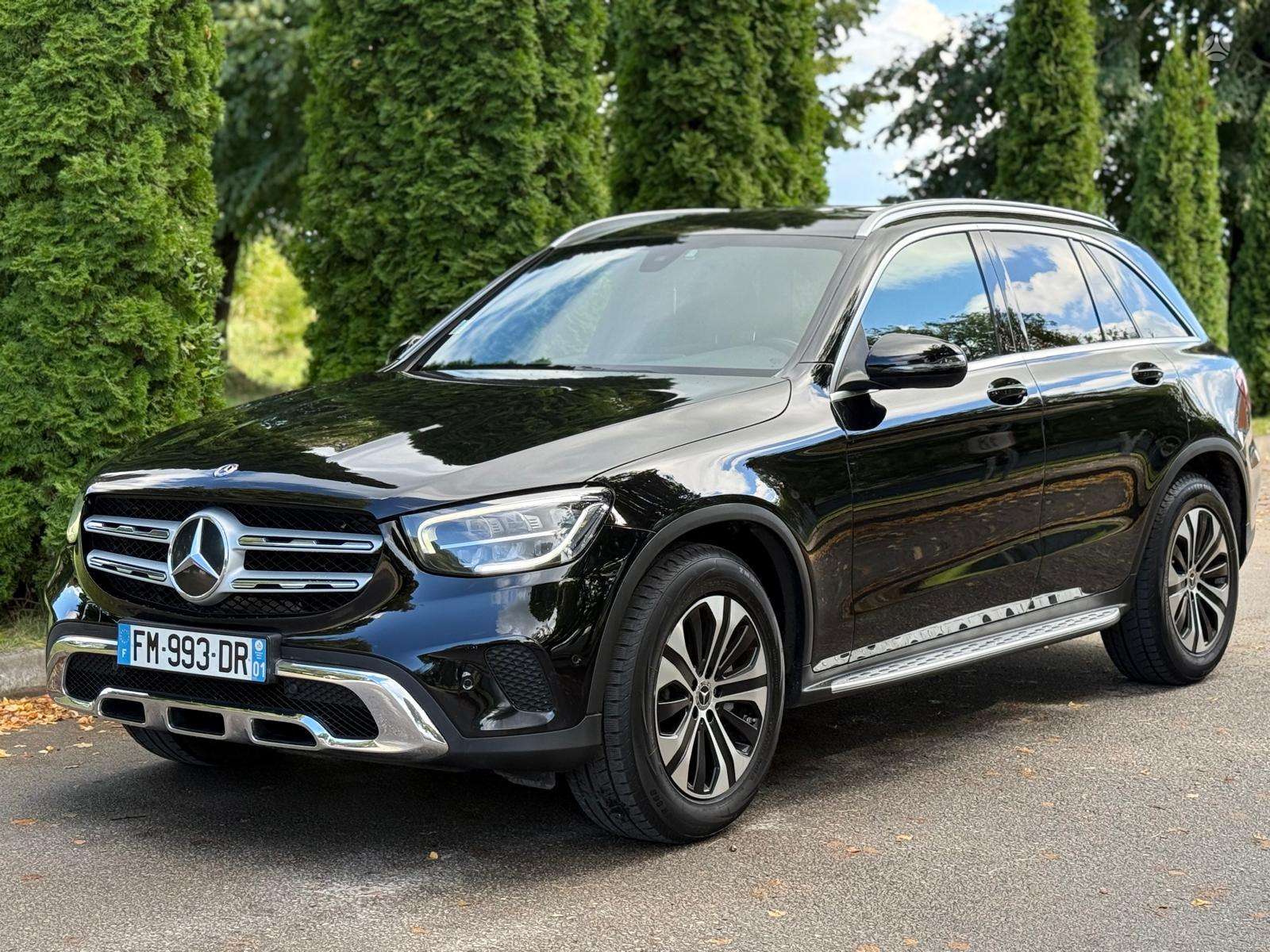 Mercedes-Benz GLC220.