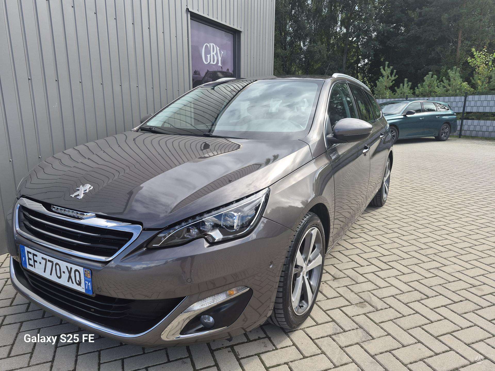 Peugeot 308.