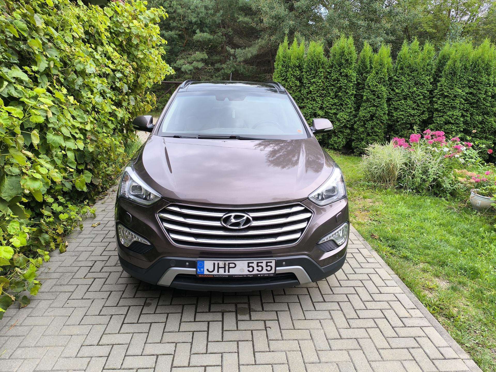 Hyundai Grand Santa Fe