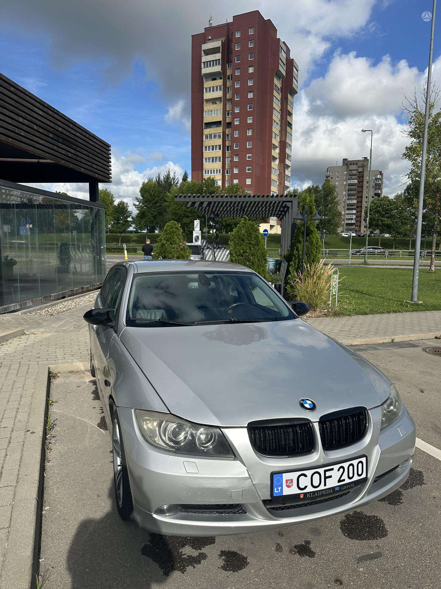 BMW 320