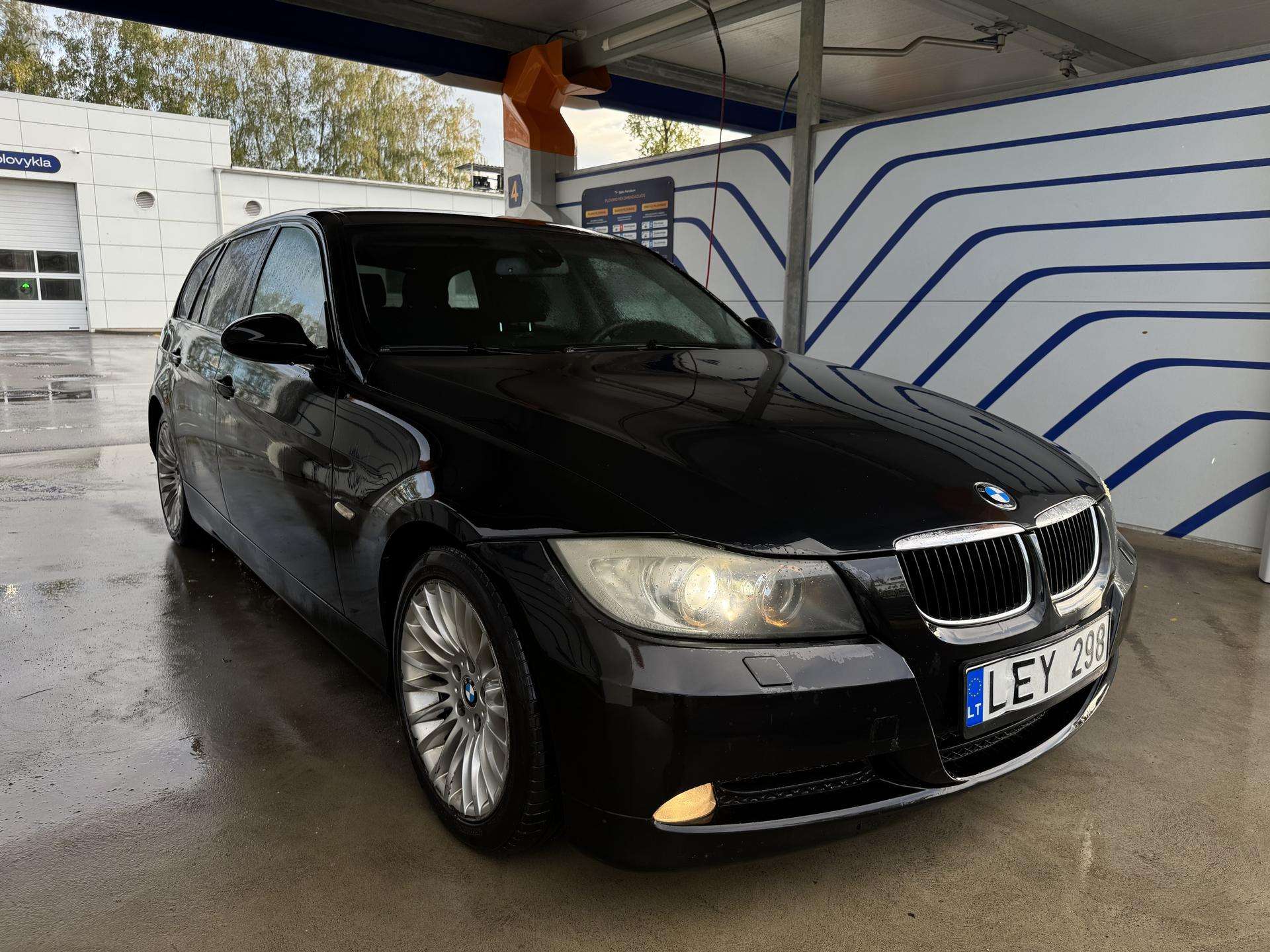 BMW 320