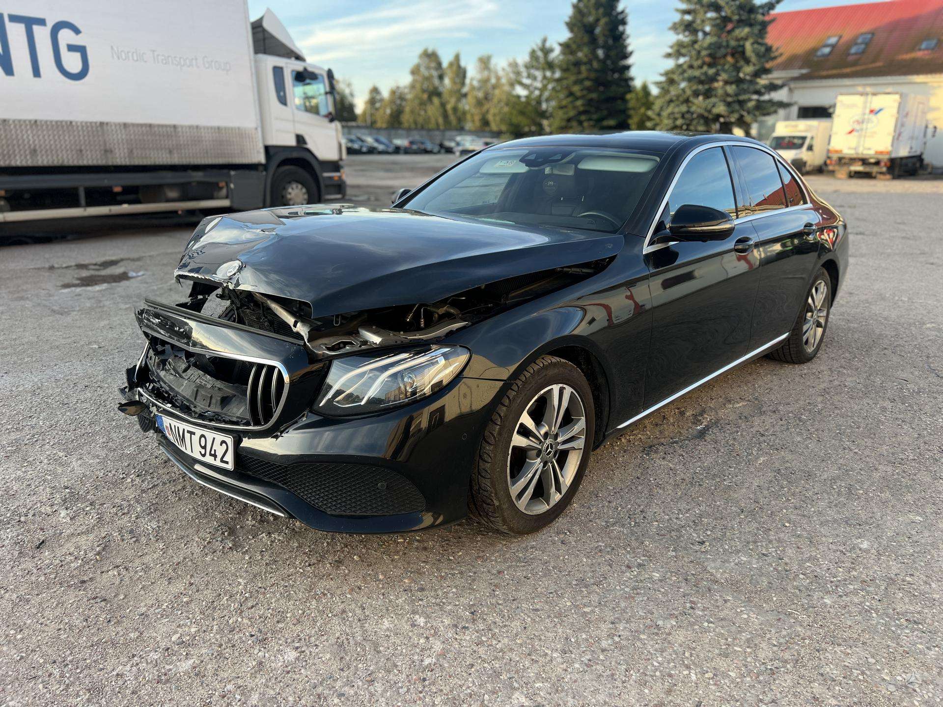 Mercedes-Benz E220