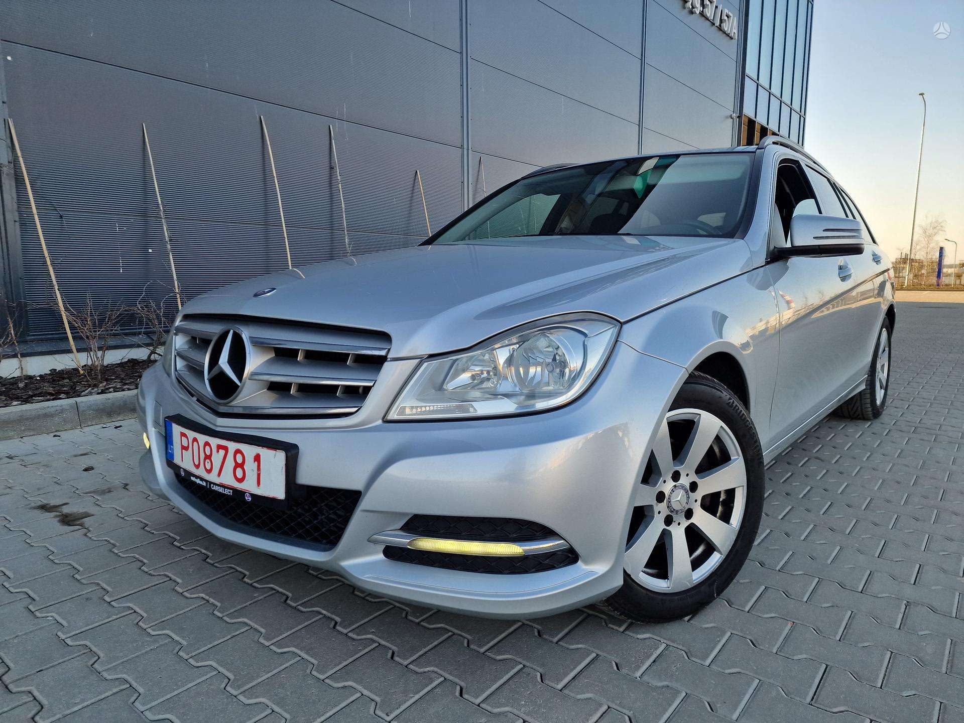 Mercedes-Benz C220