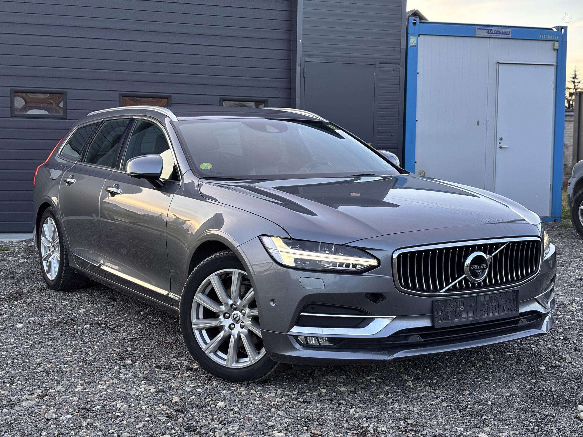 Volvo V90