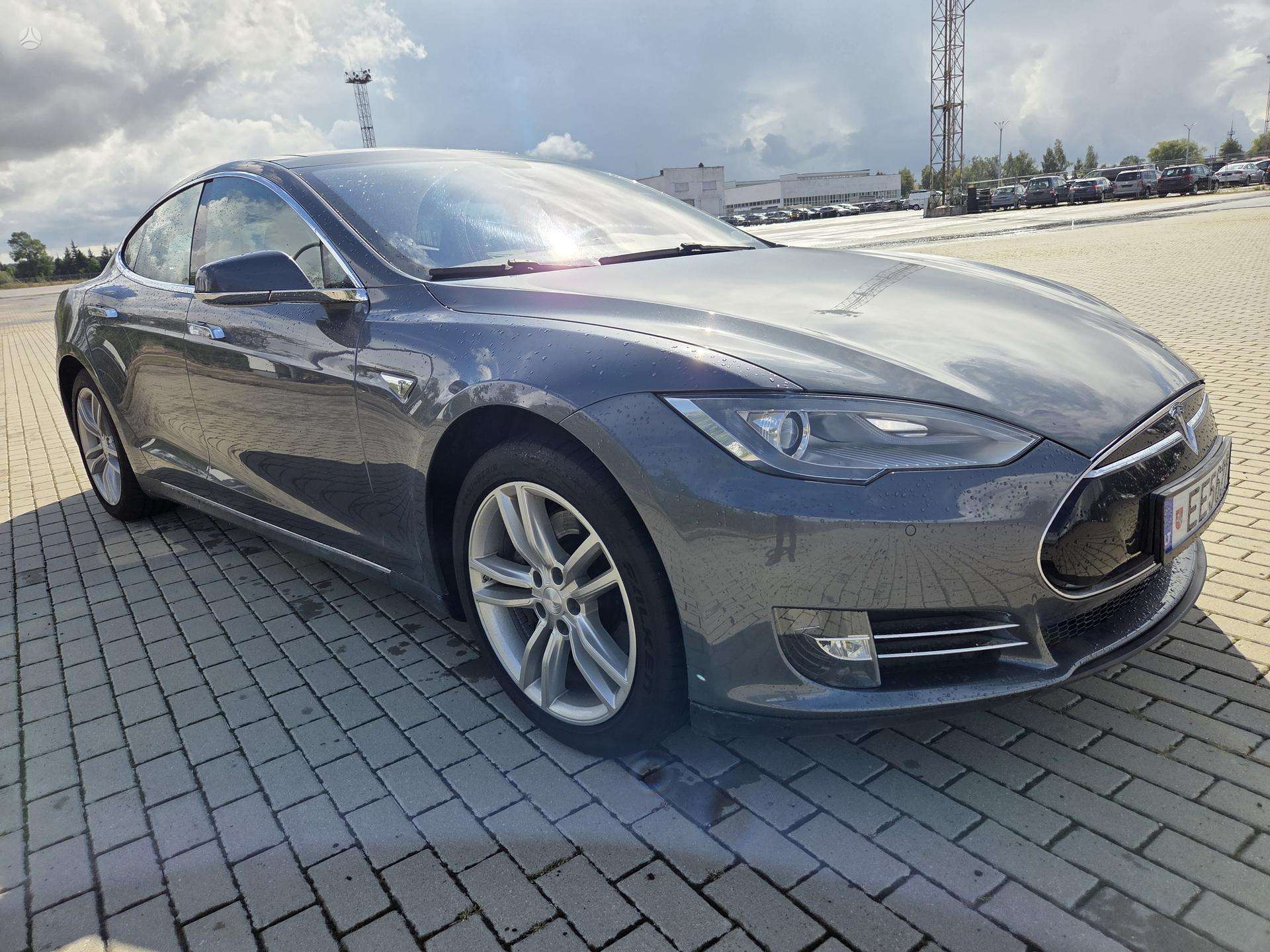 Tesla Model S