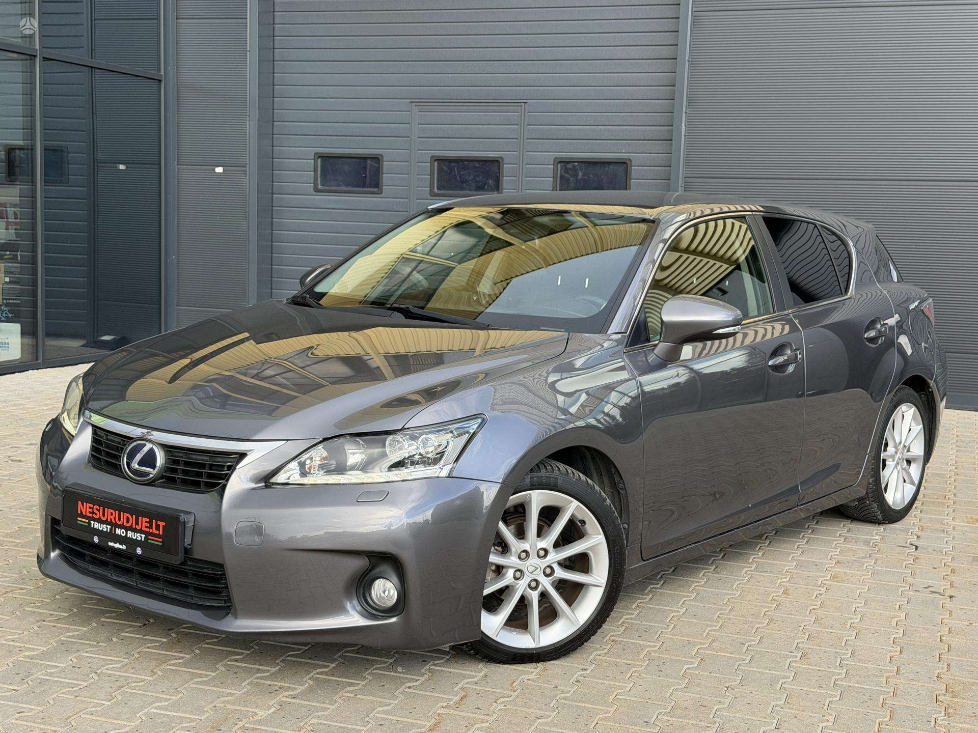 Lexus CT 200h