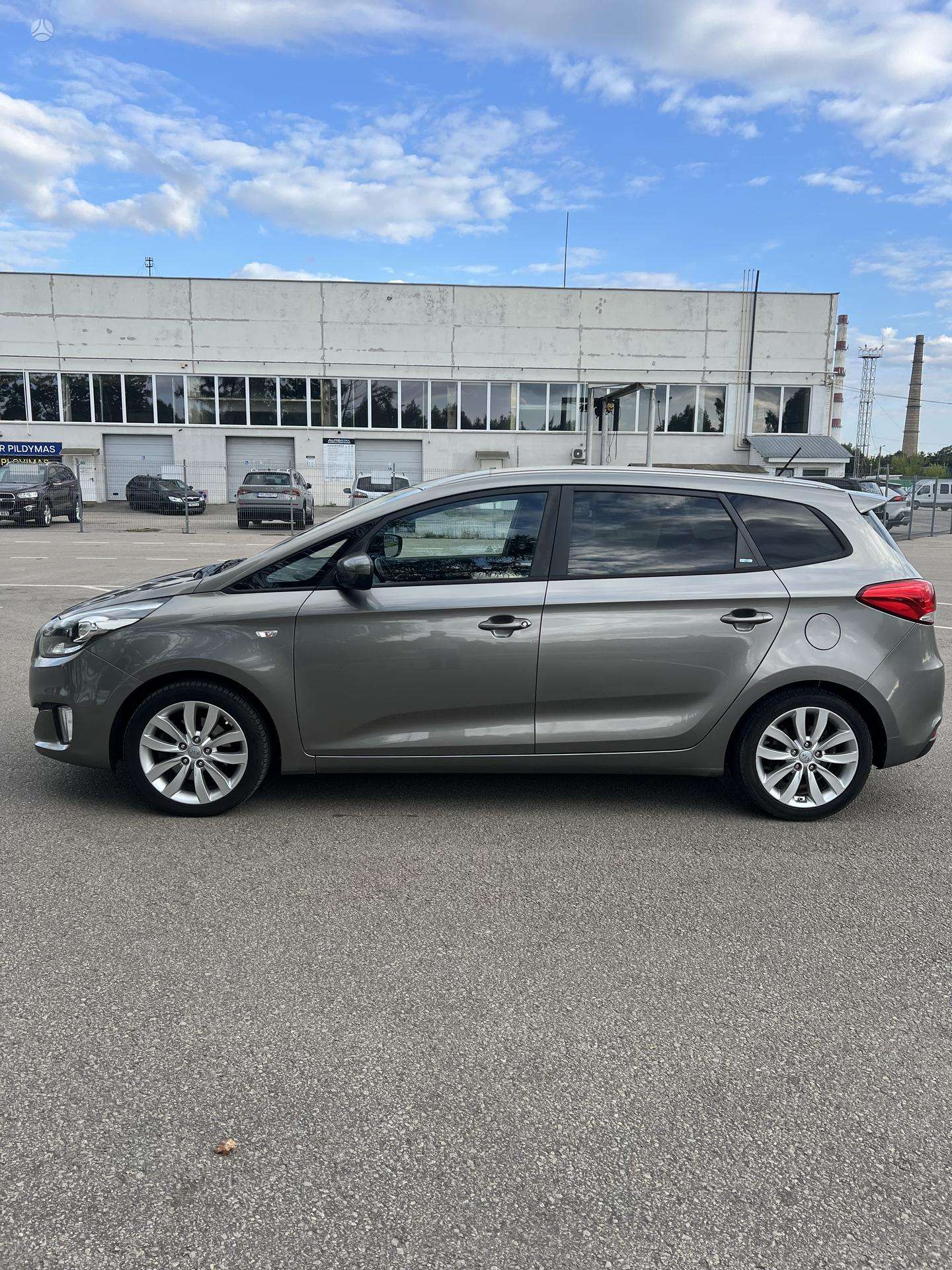 Kia Carens