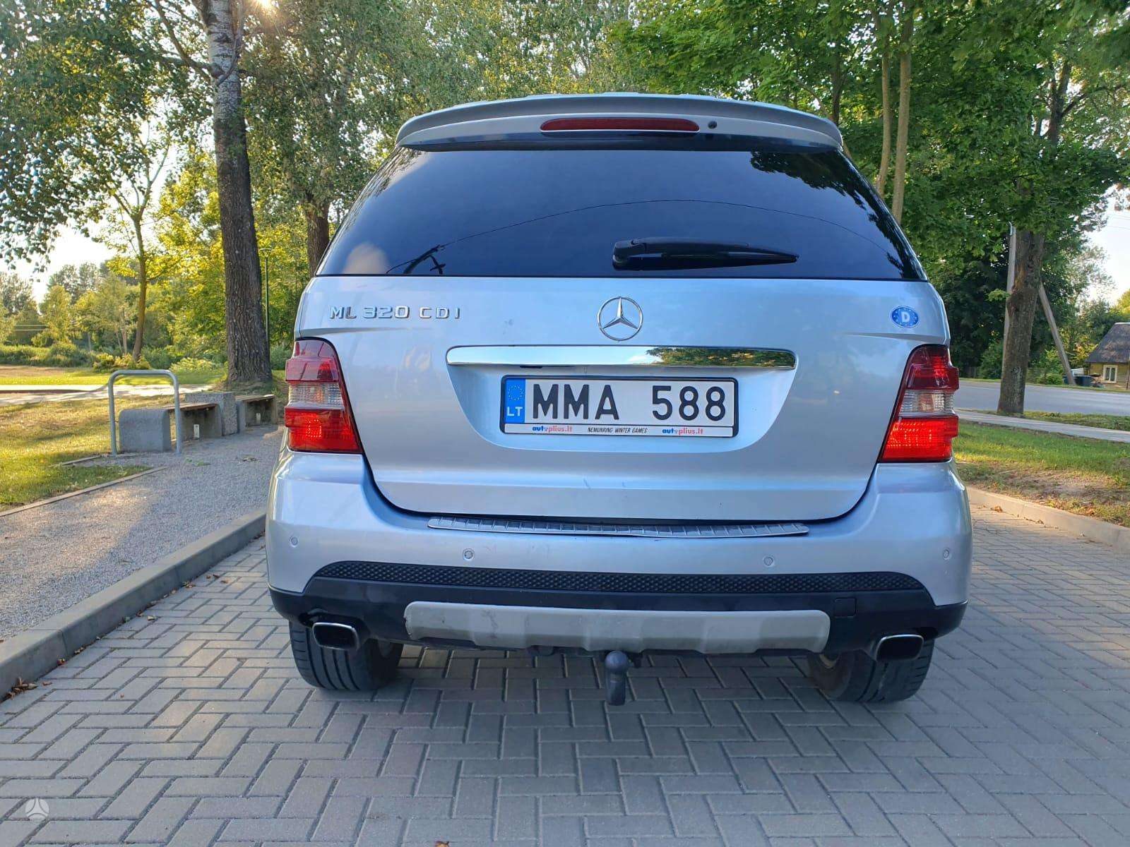 Mercedes-Benz 320