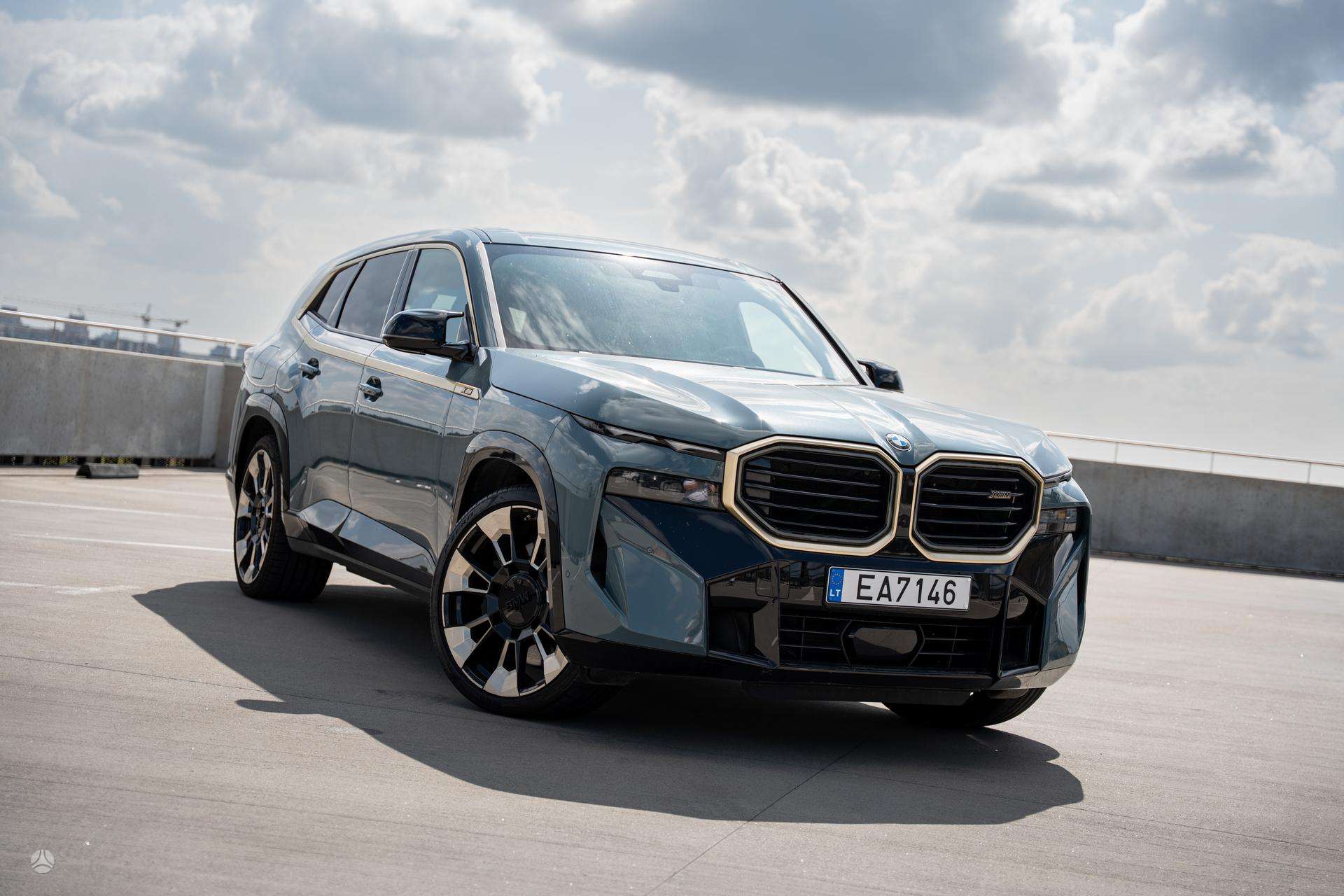 BMW XM