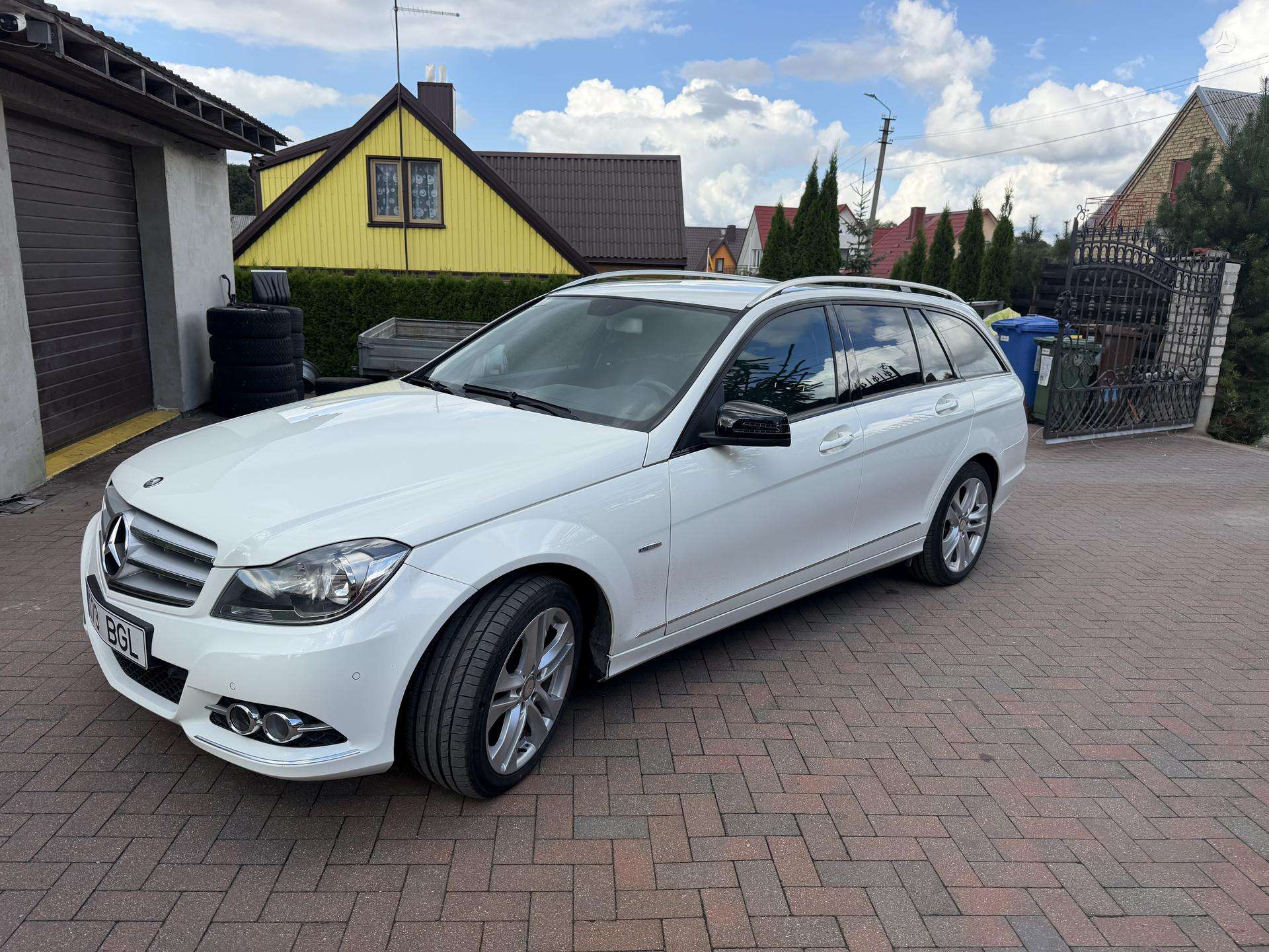 Mercedes-Benz C200
