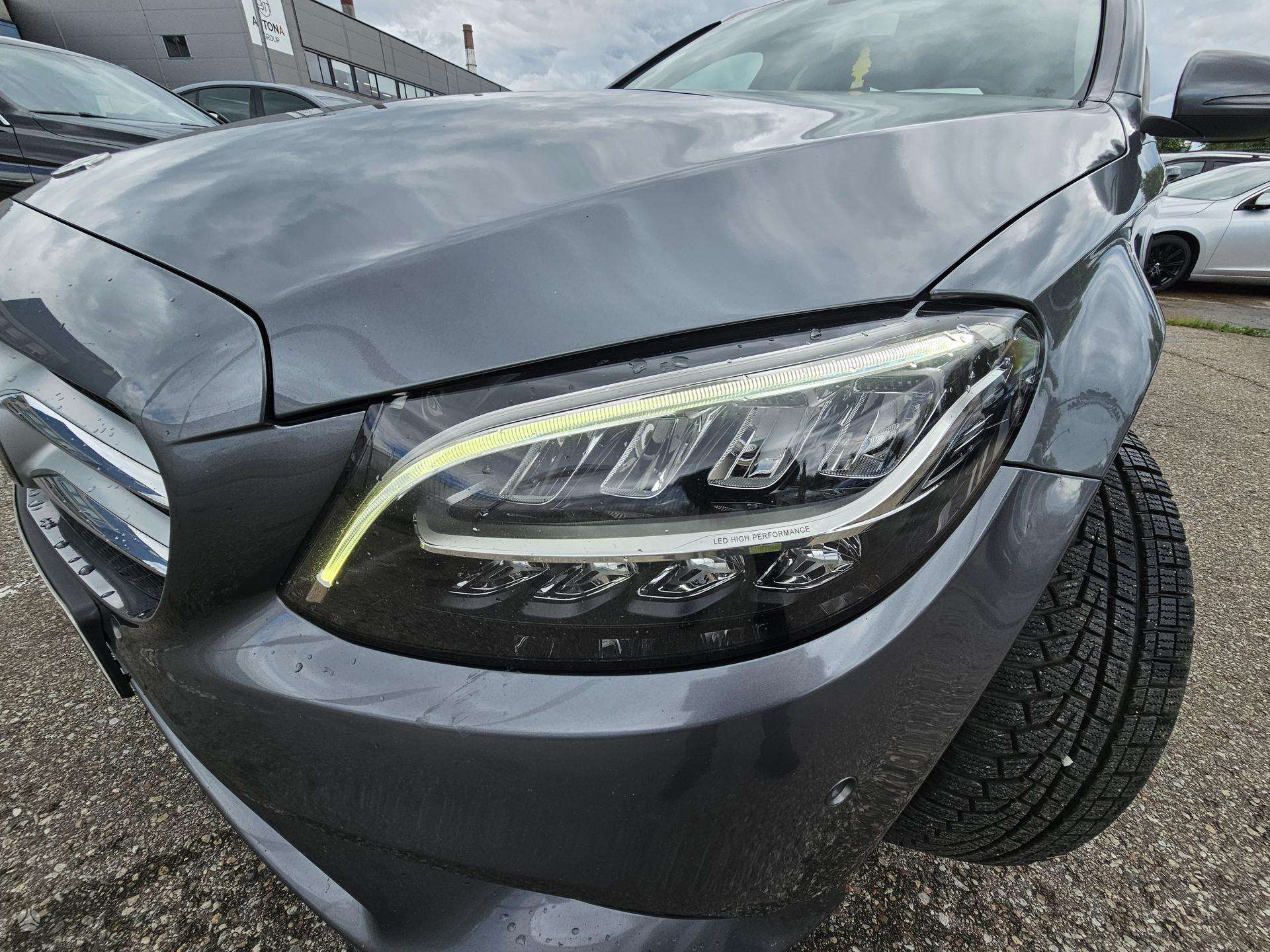 Mercedes-Benz C200