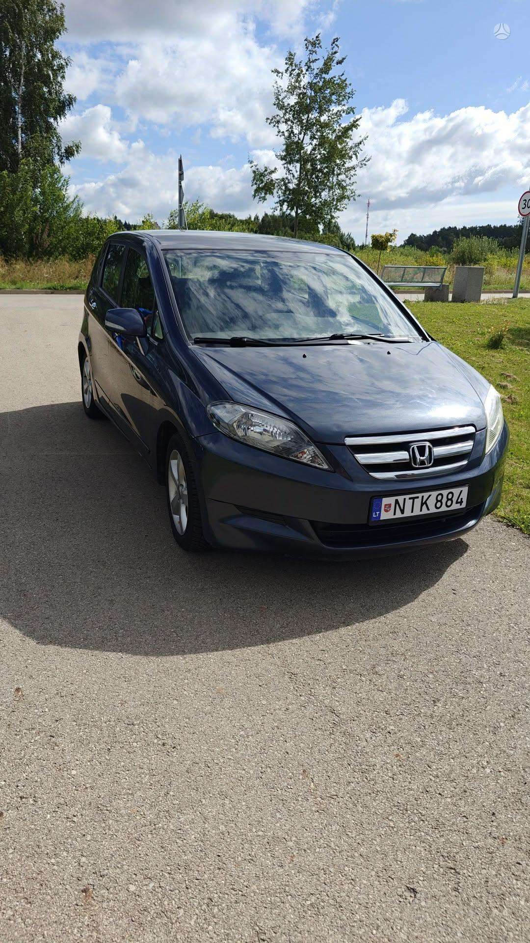 Honda FR-V