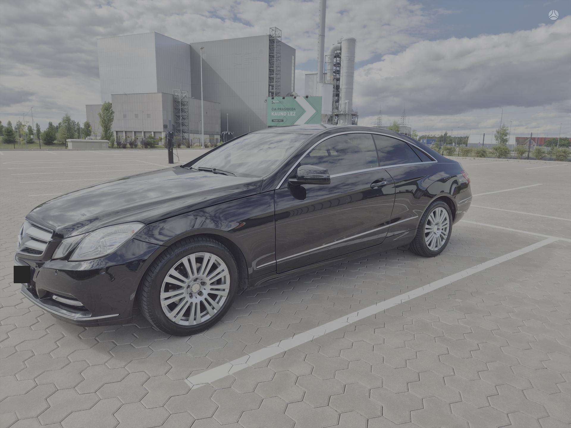 Mercedes-Benz E200
