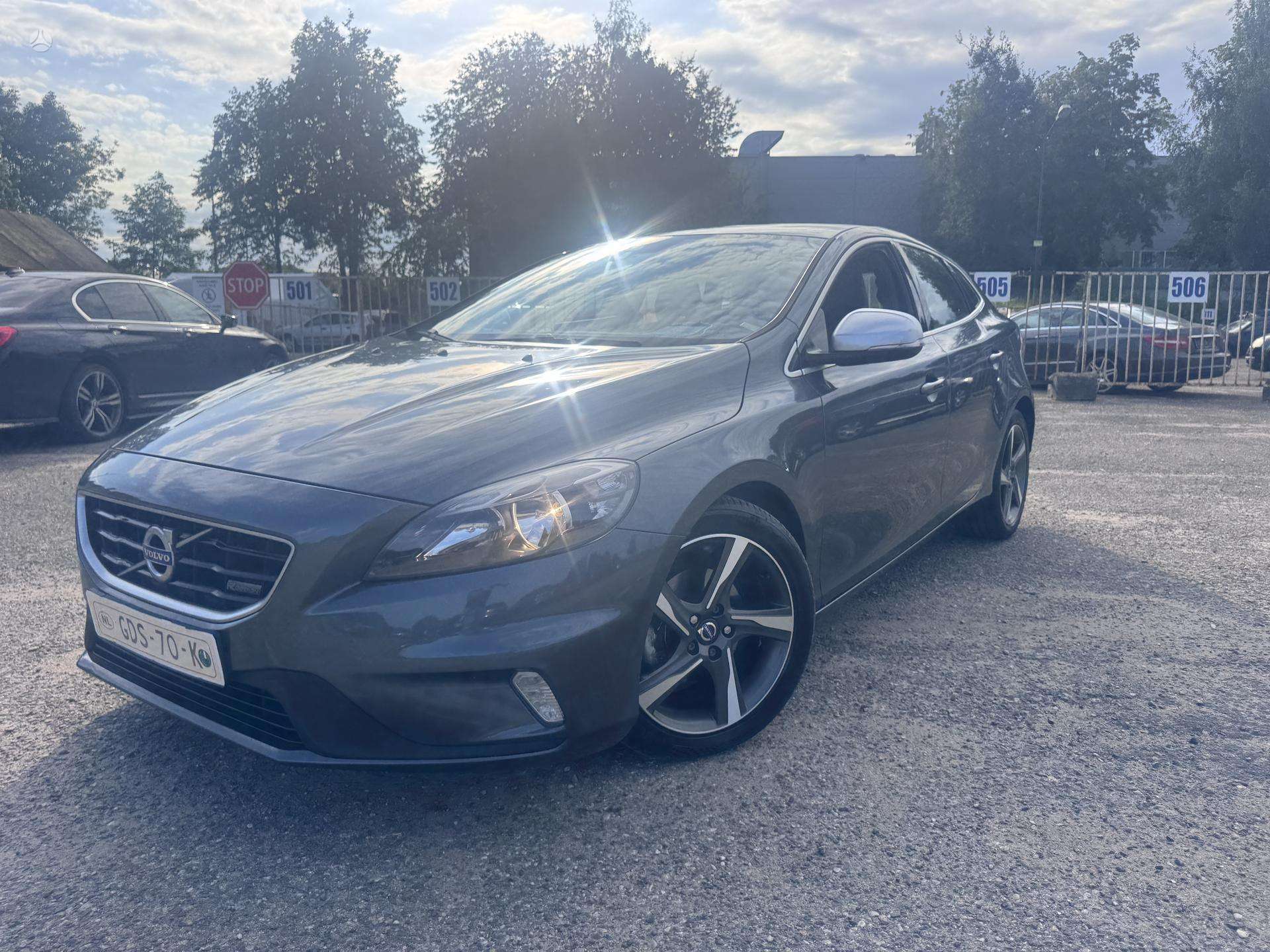 Volvo V40