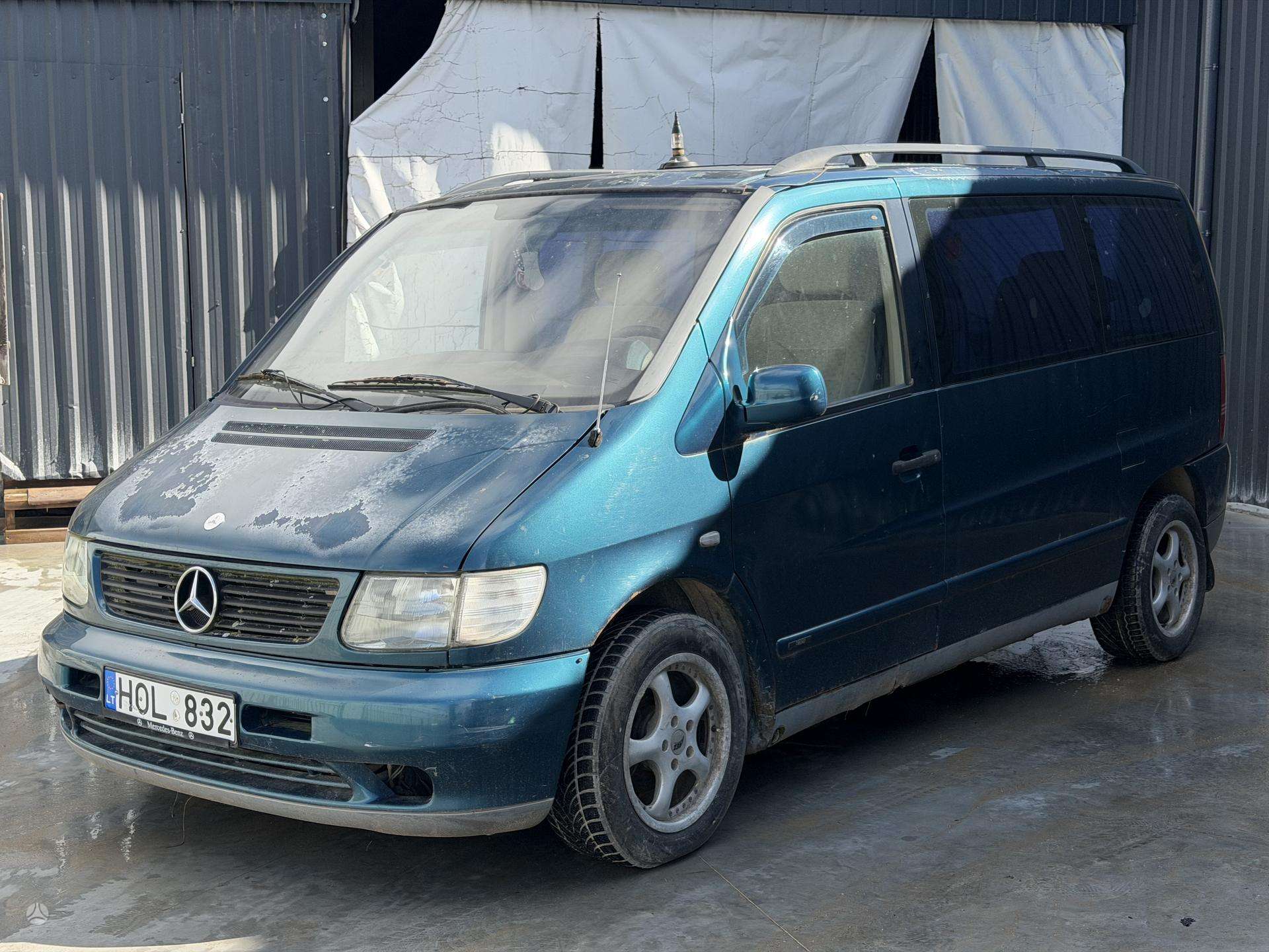 Mercedes-Benz V230