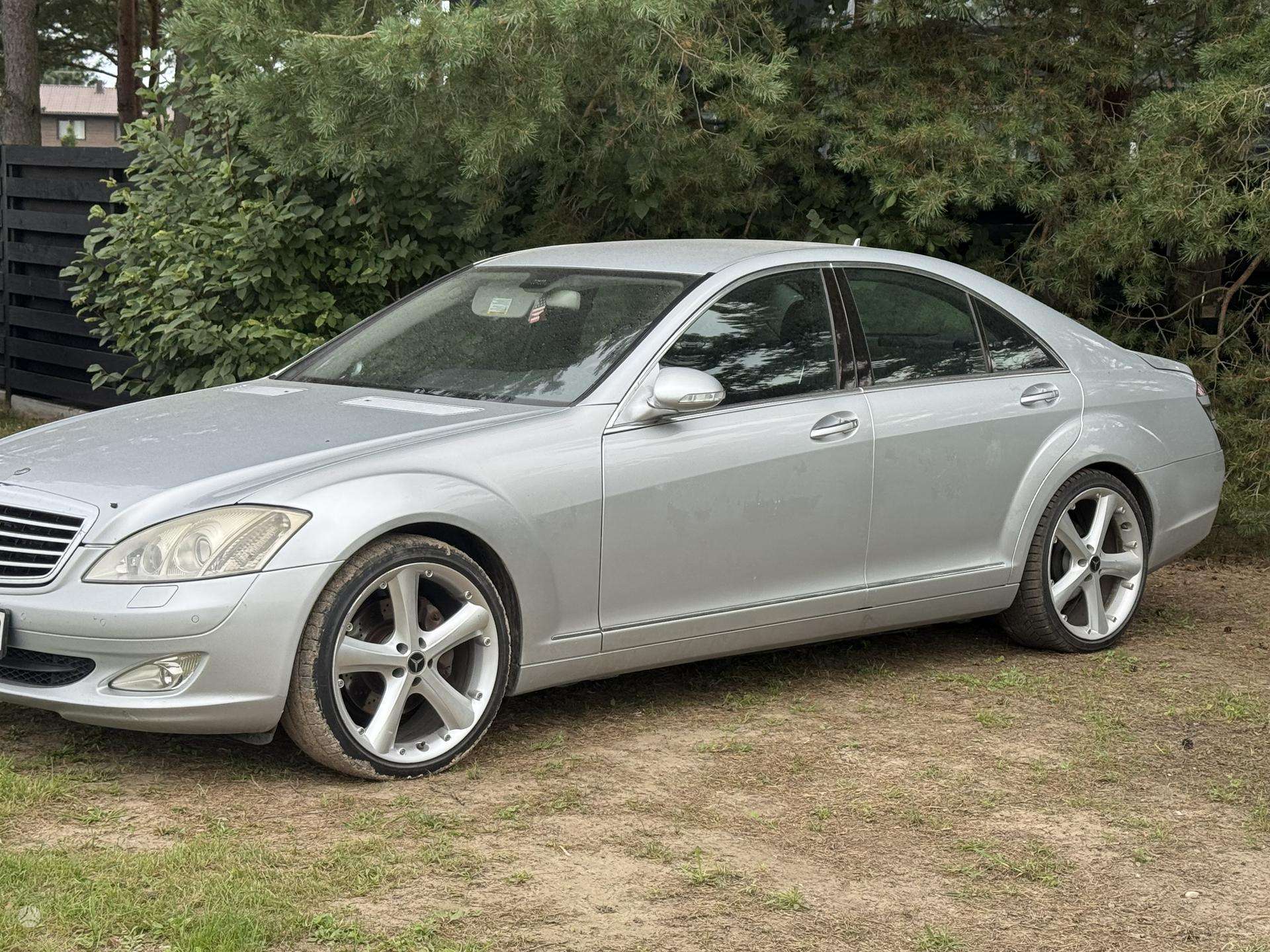 Mercedes-Benz S320
