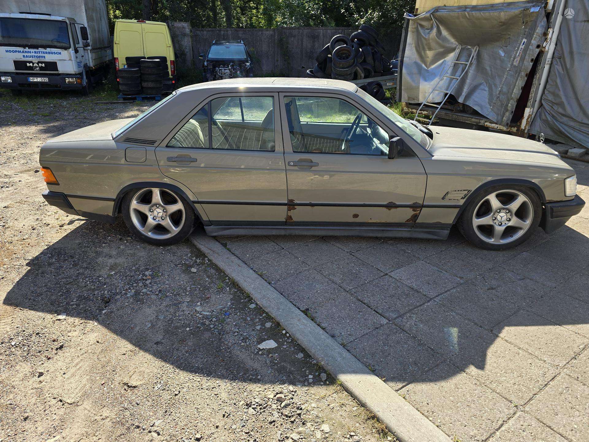 Mercedes-Benz 190