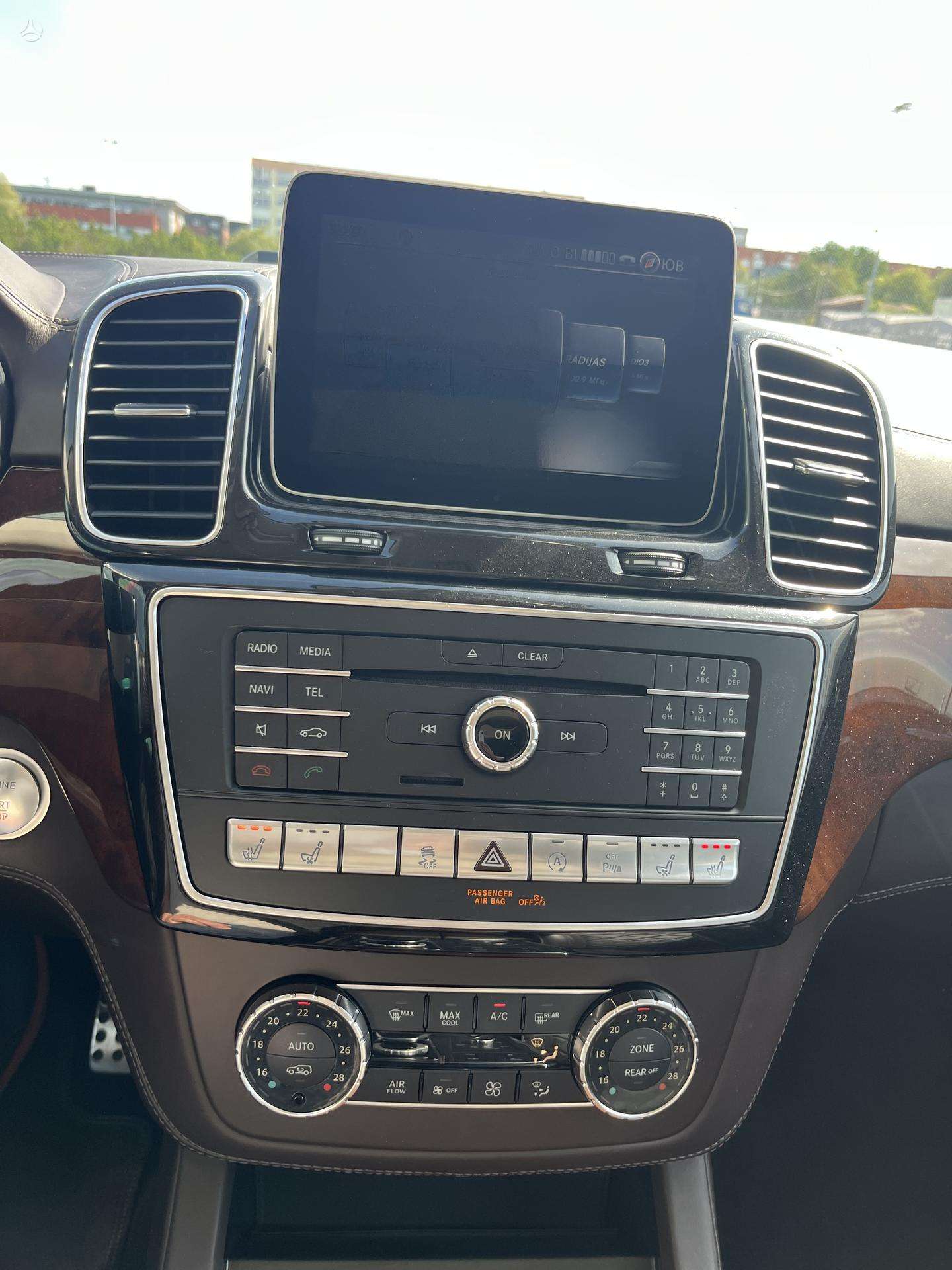 Mercedes-Benz GLS550