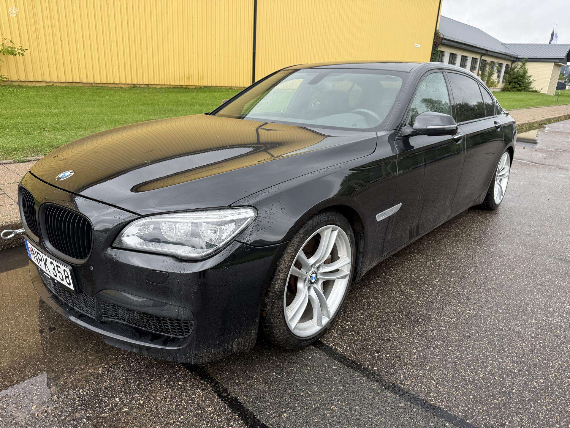 BMW 750