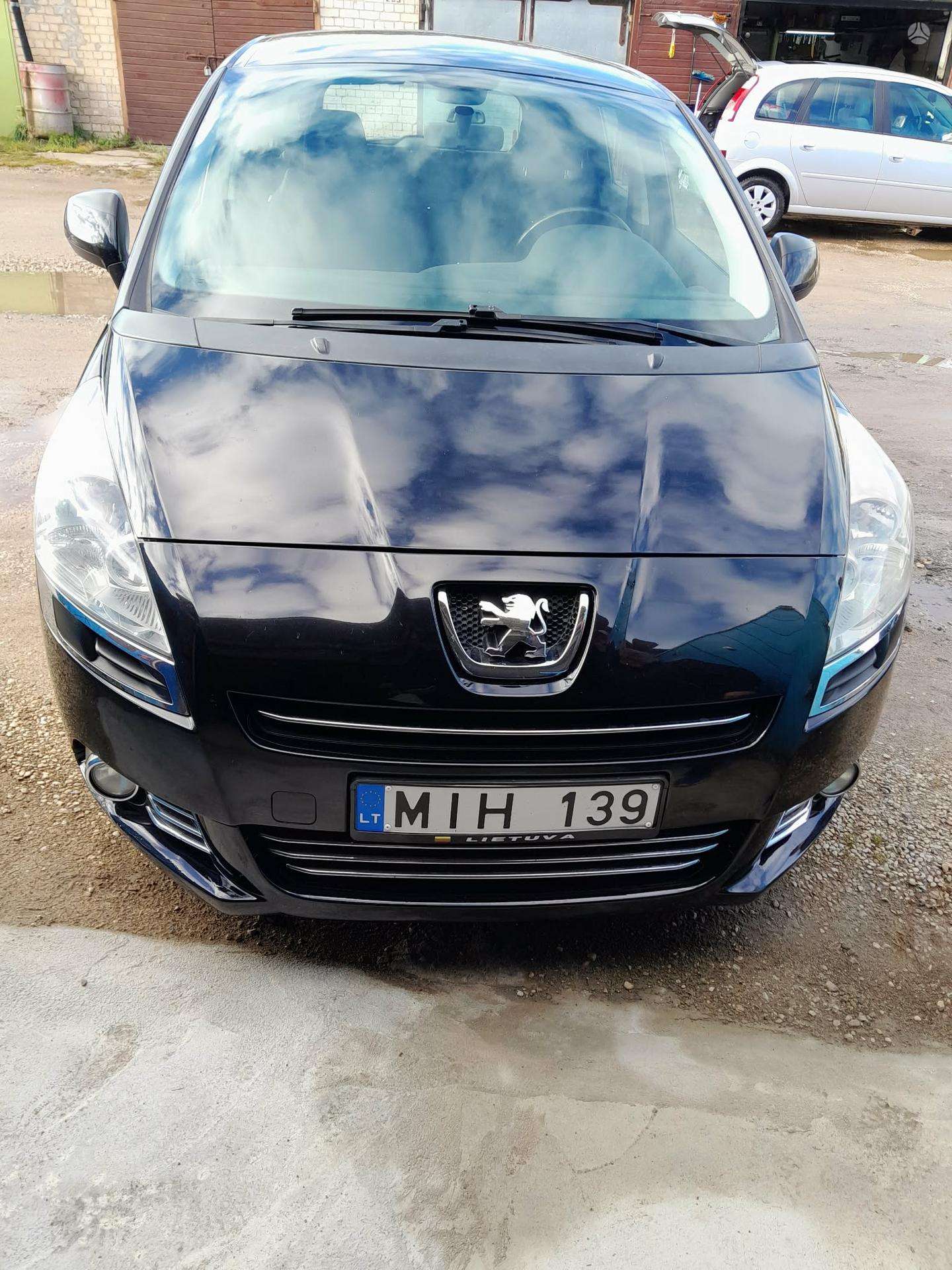 Peugeot 5008