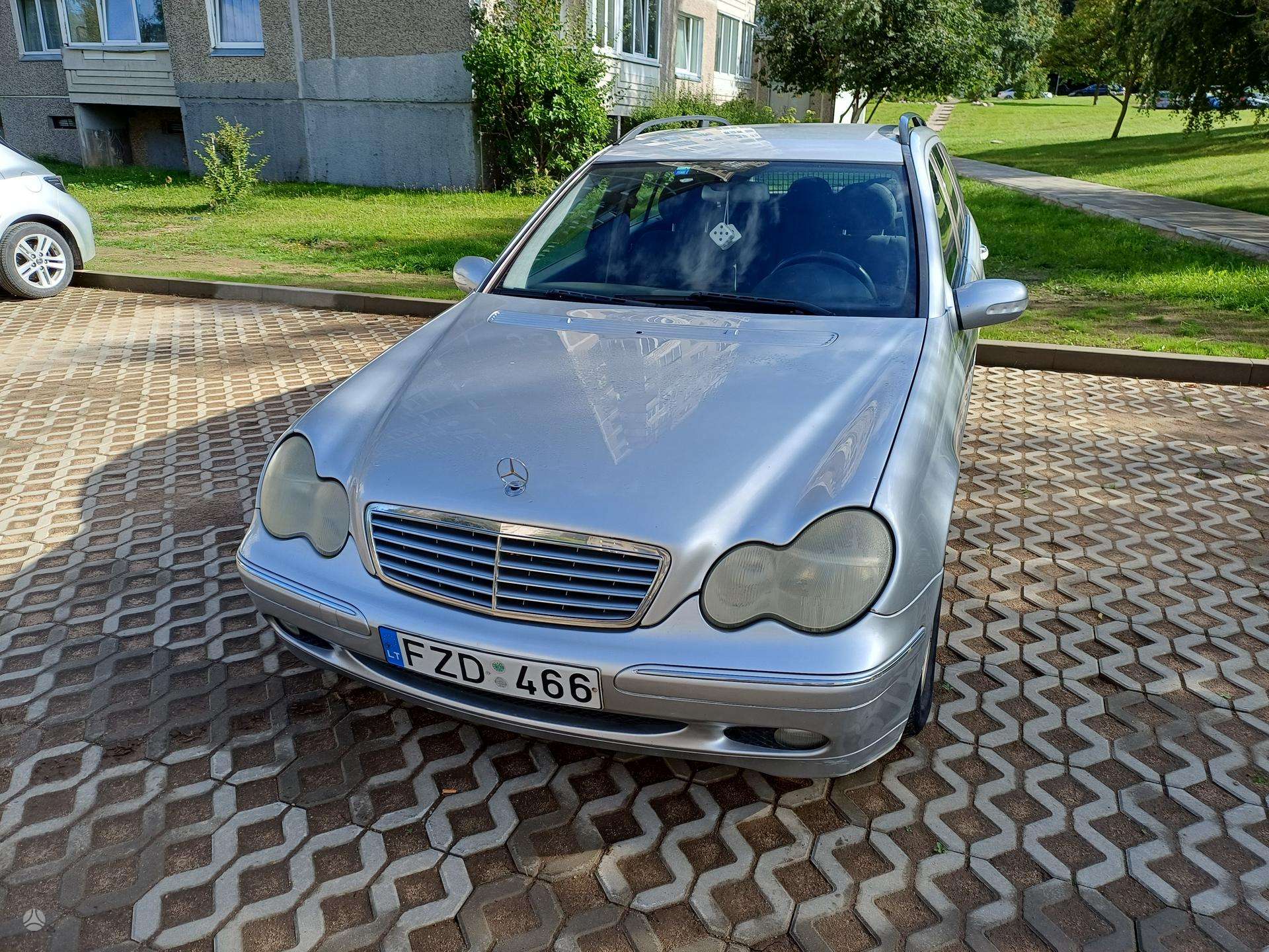 Mercedes-Benz C220