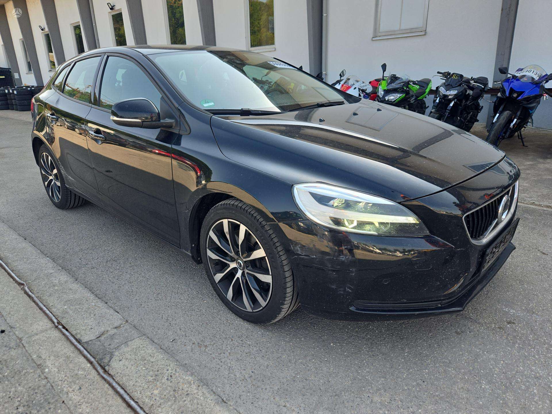 Volvo V40