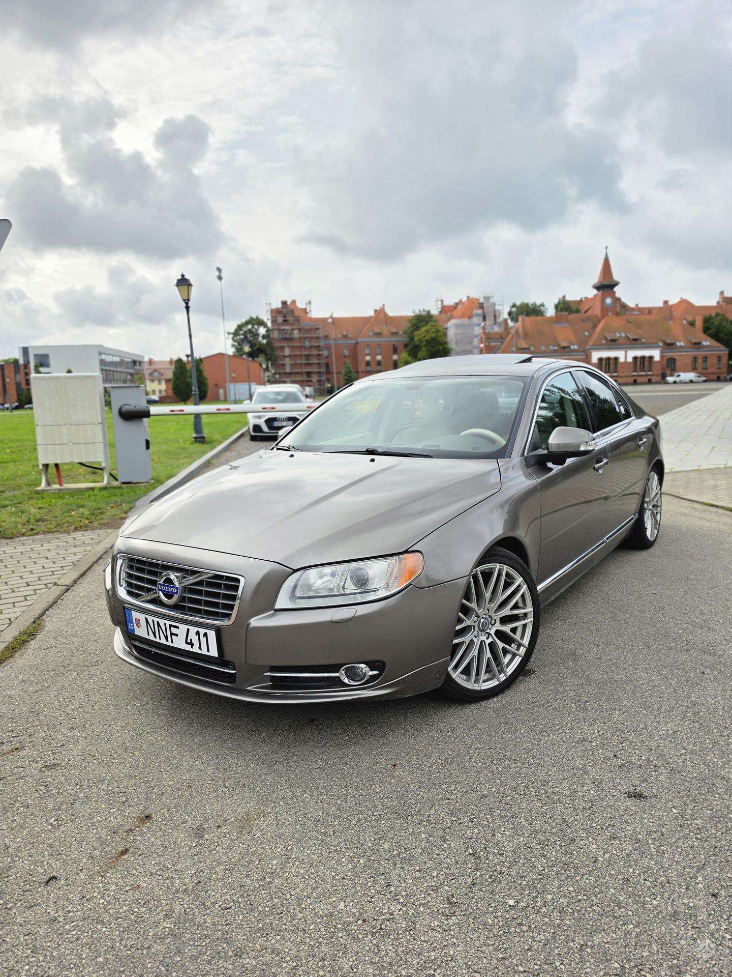 Volvo S80