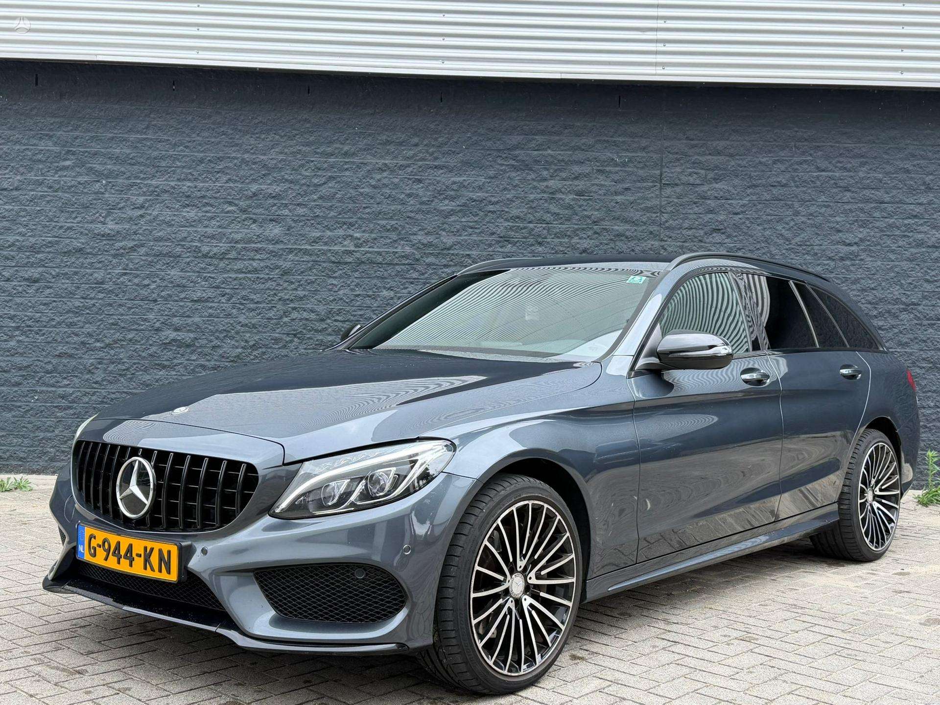 Mercedes-Benz C220