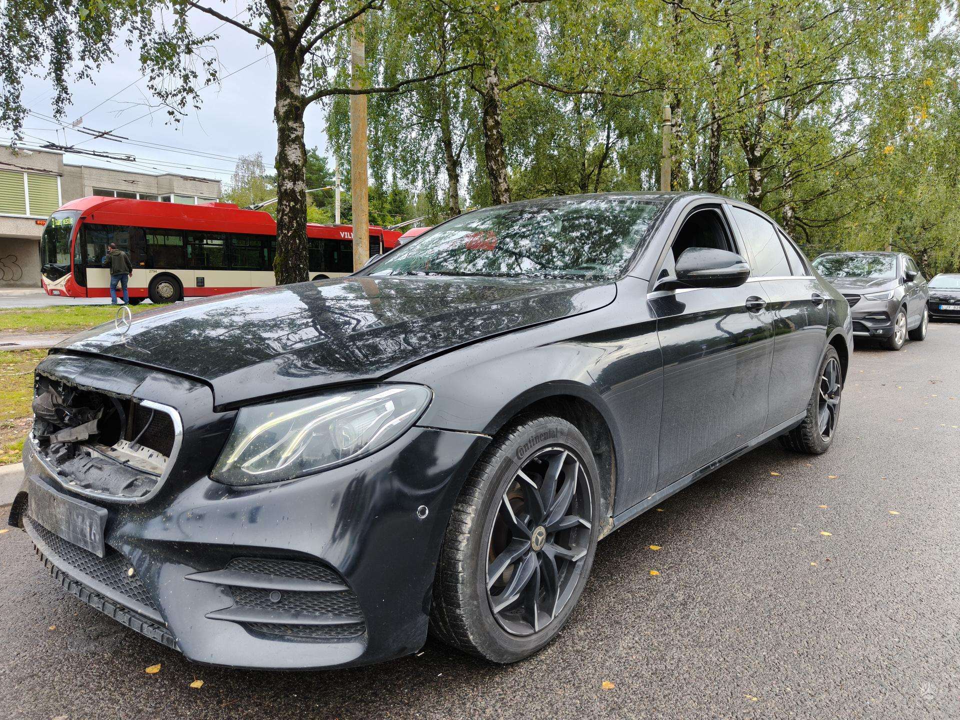 Mercedes-Benz E200