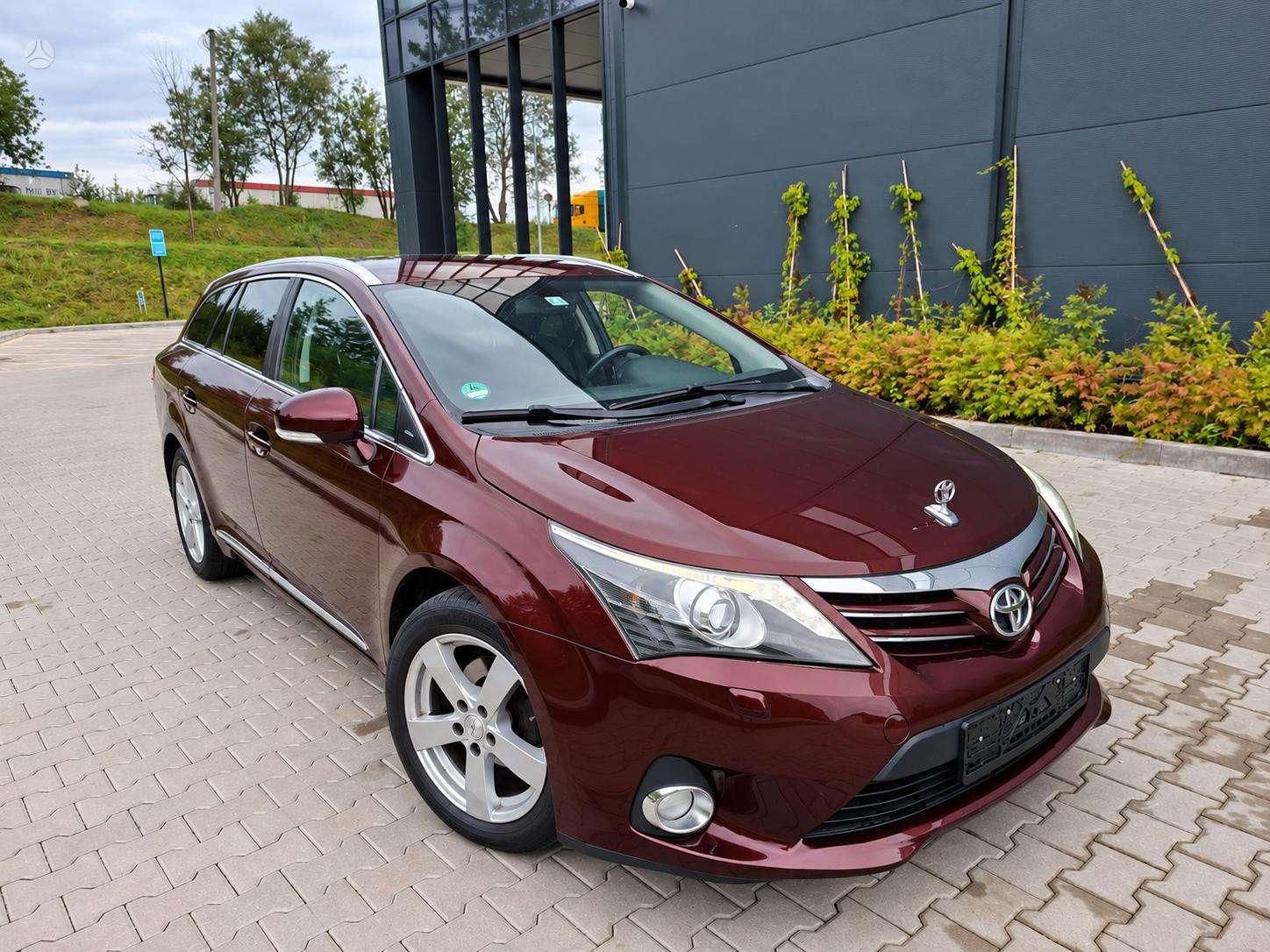 Toyota Avensis.