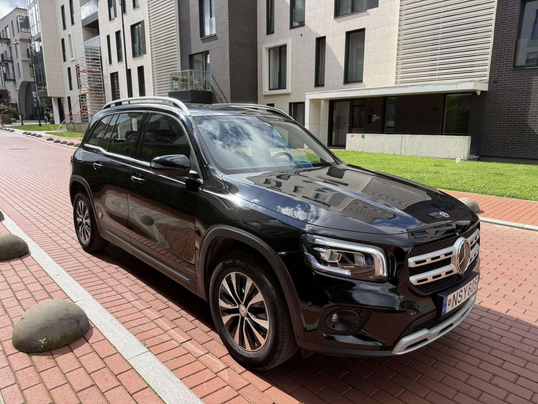 Mercedes-Benz GLB180