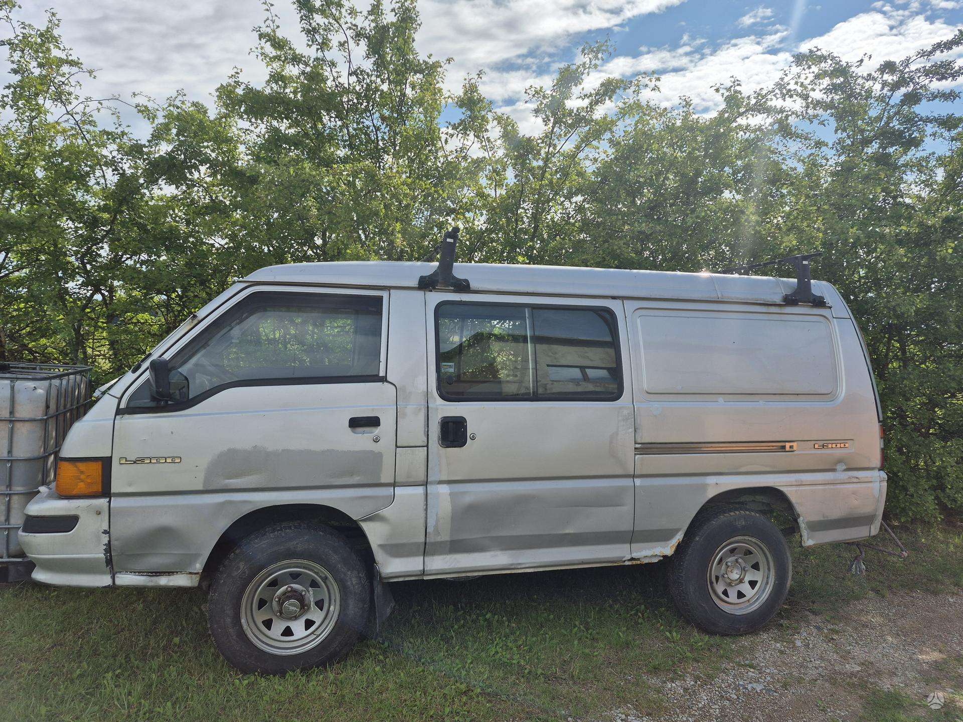 Mitsubishi L300
