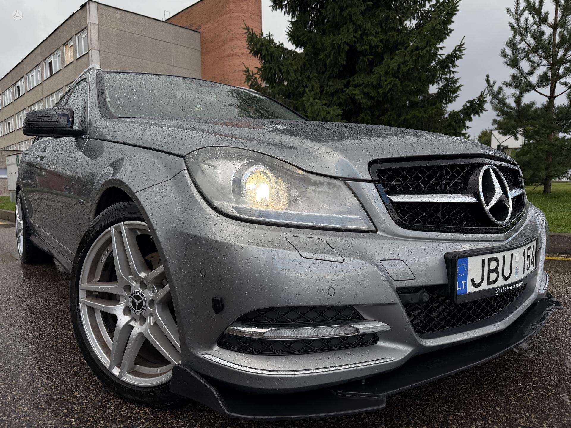 Mercedes-Benz C220