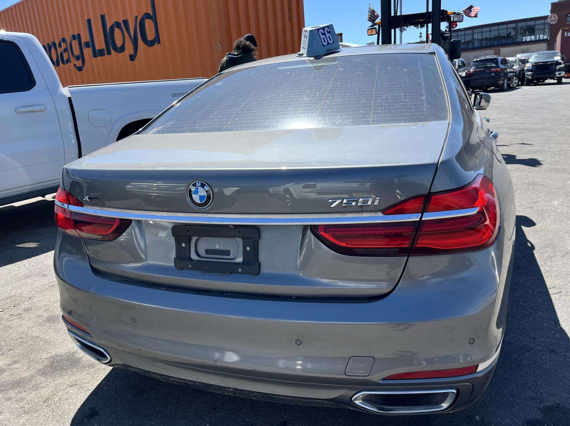 BMW 750