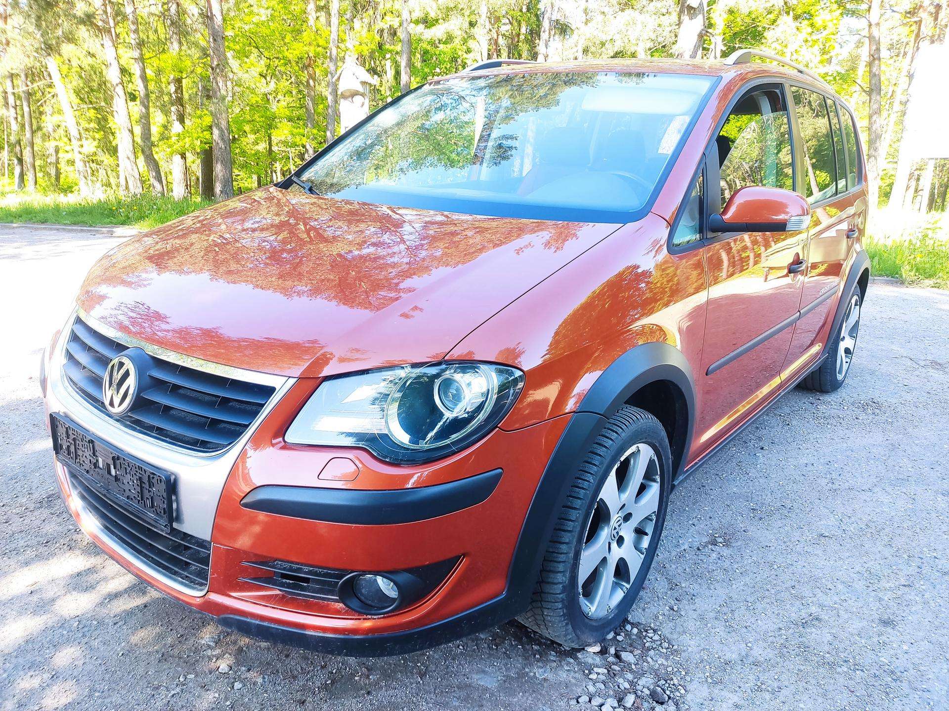 Volkswagen Cross Touran