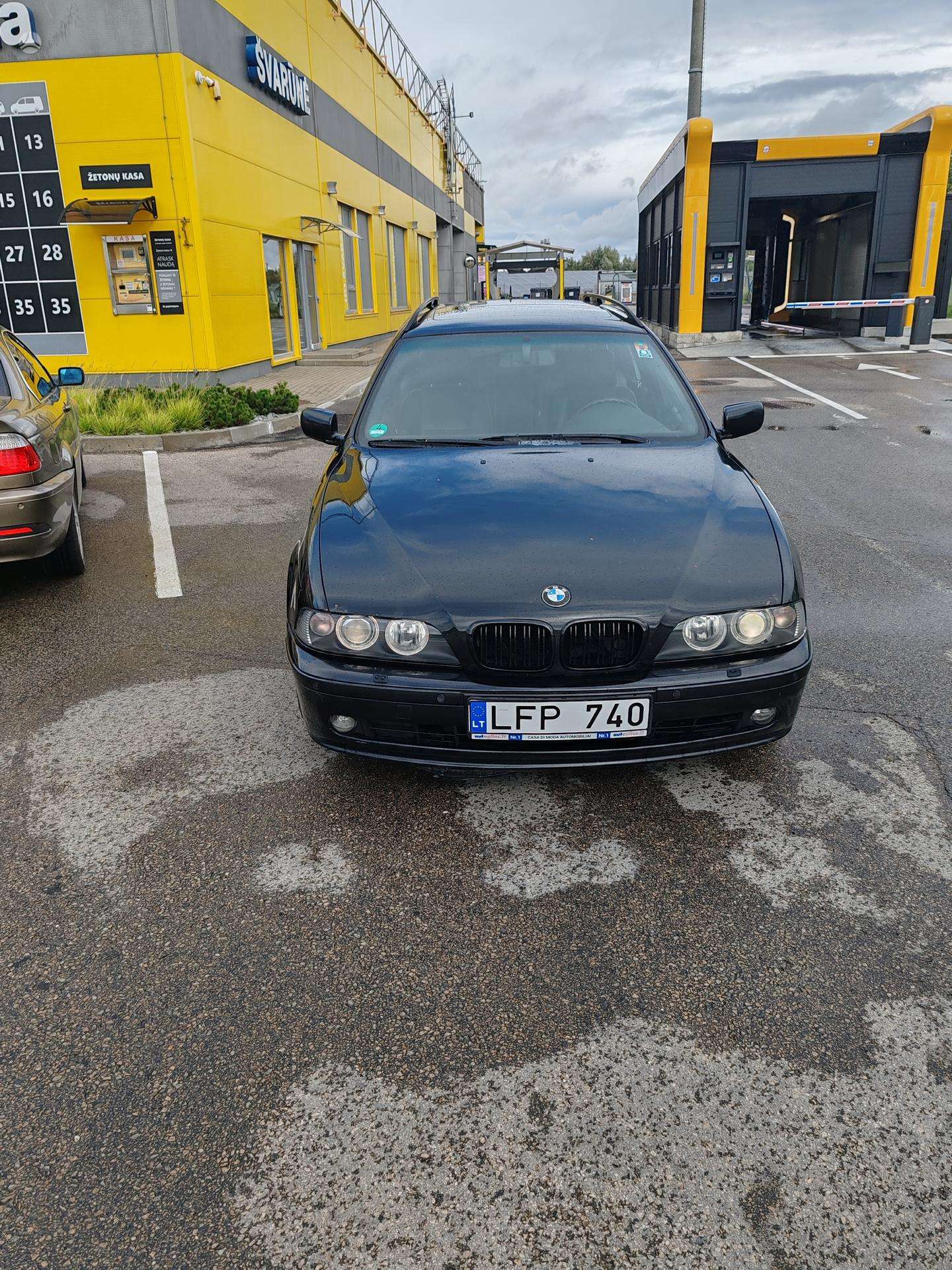 BMW 530