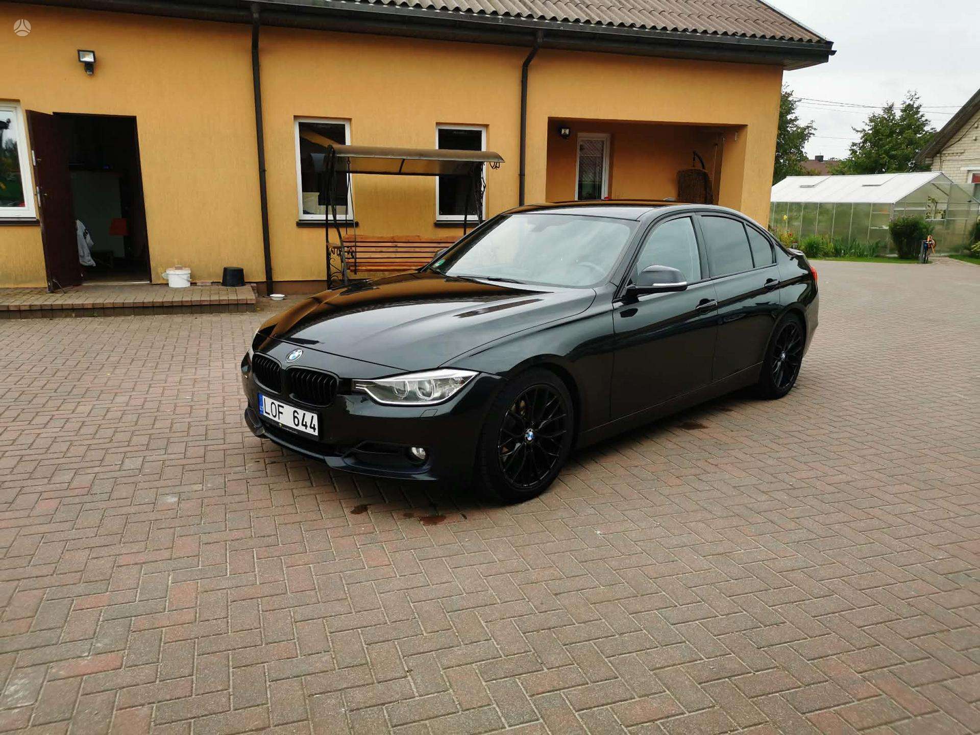 BMW 320