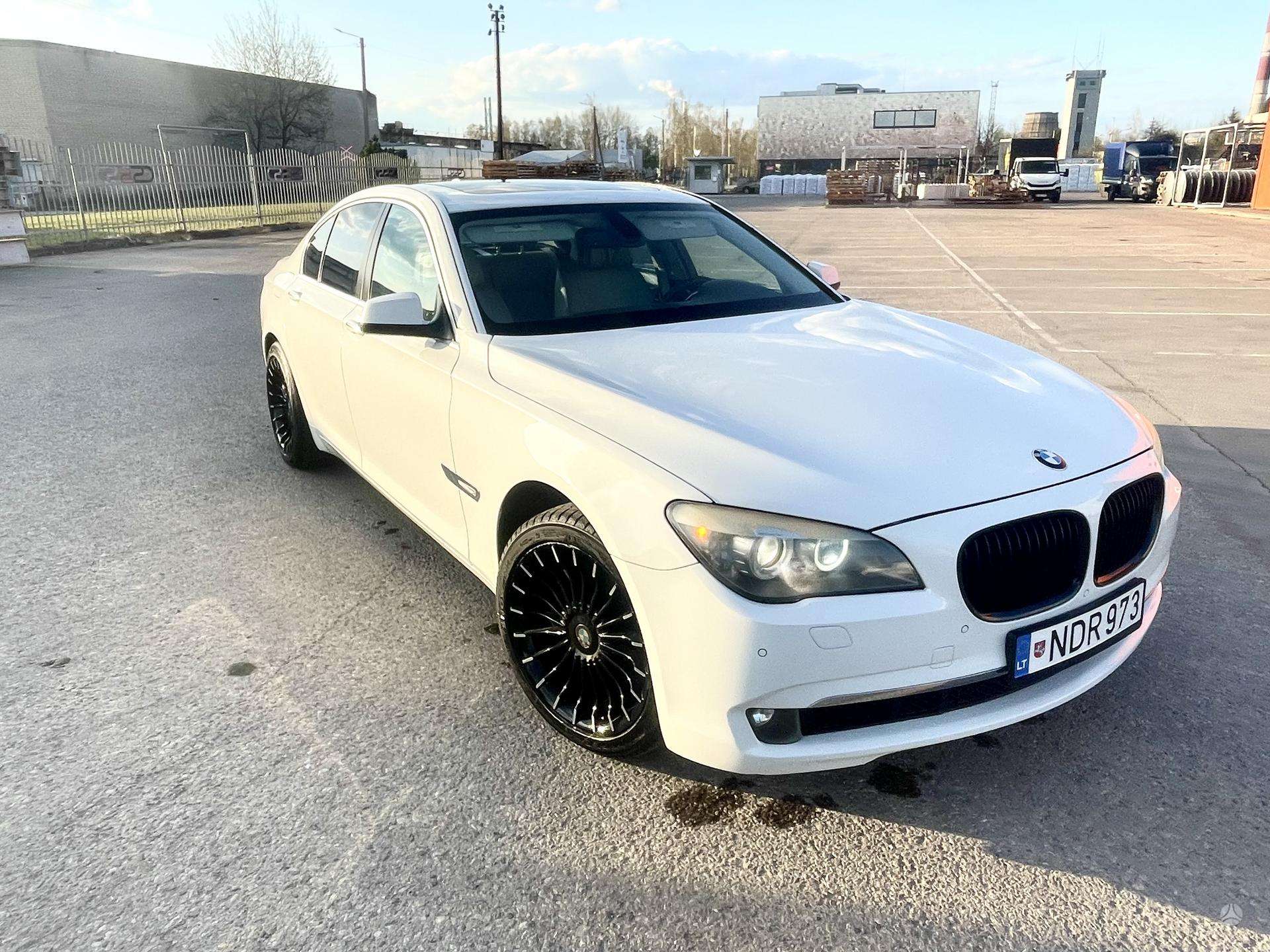 BMW 740