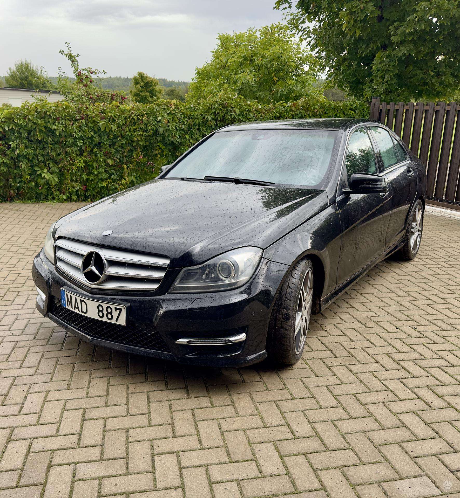 Mercedes-Benz C220